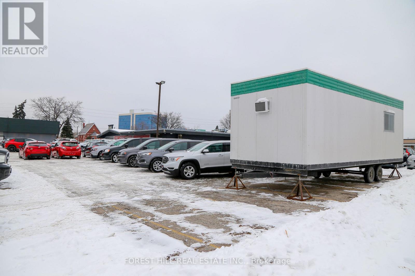 B - 1113 Finch Avenue W, Toronto, Ontario  M3J 2P7 - Photo 5 - W12646264