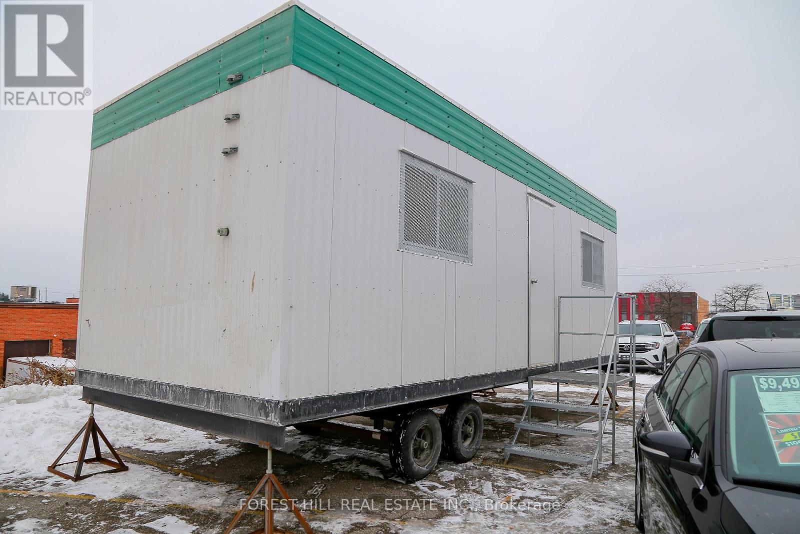 B - 1113 Finch Avenue W, Toronto, Ontario  M3J 2P7 - Photo 4 - W12646264