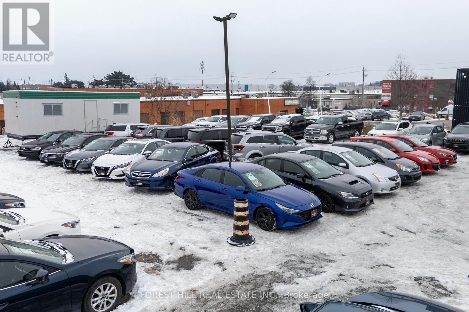 B - 1113 Finch Avenue W, Toronto, Ontario  M3J 2P7 - Photo 8 - W12646264