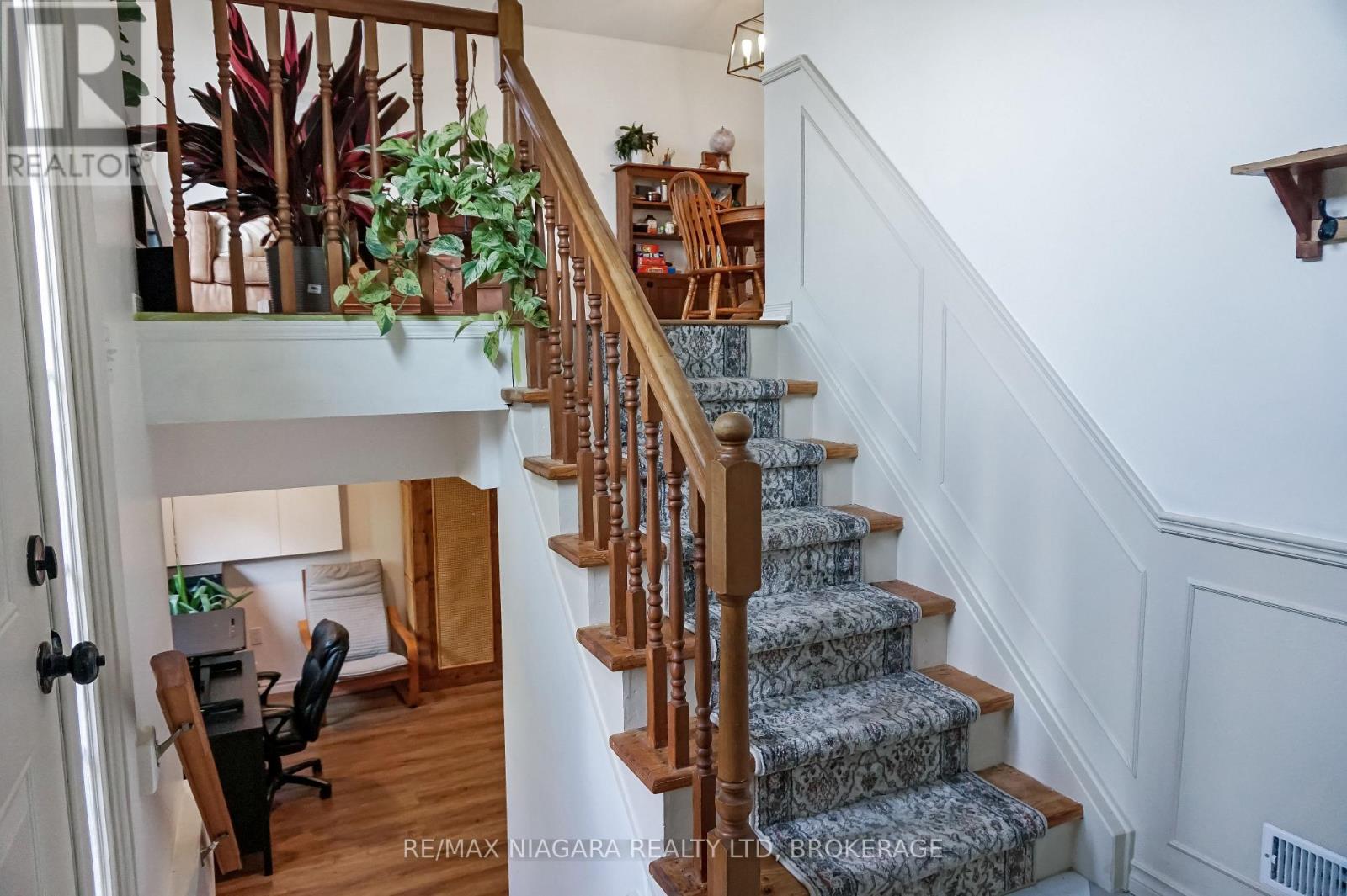 3595 Hill Street, Fort Erie, Ontario  L0S 1S0 - Photo 2 - X12646520