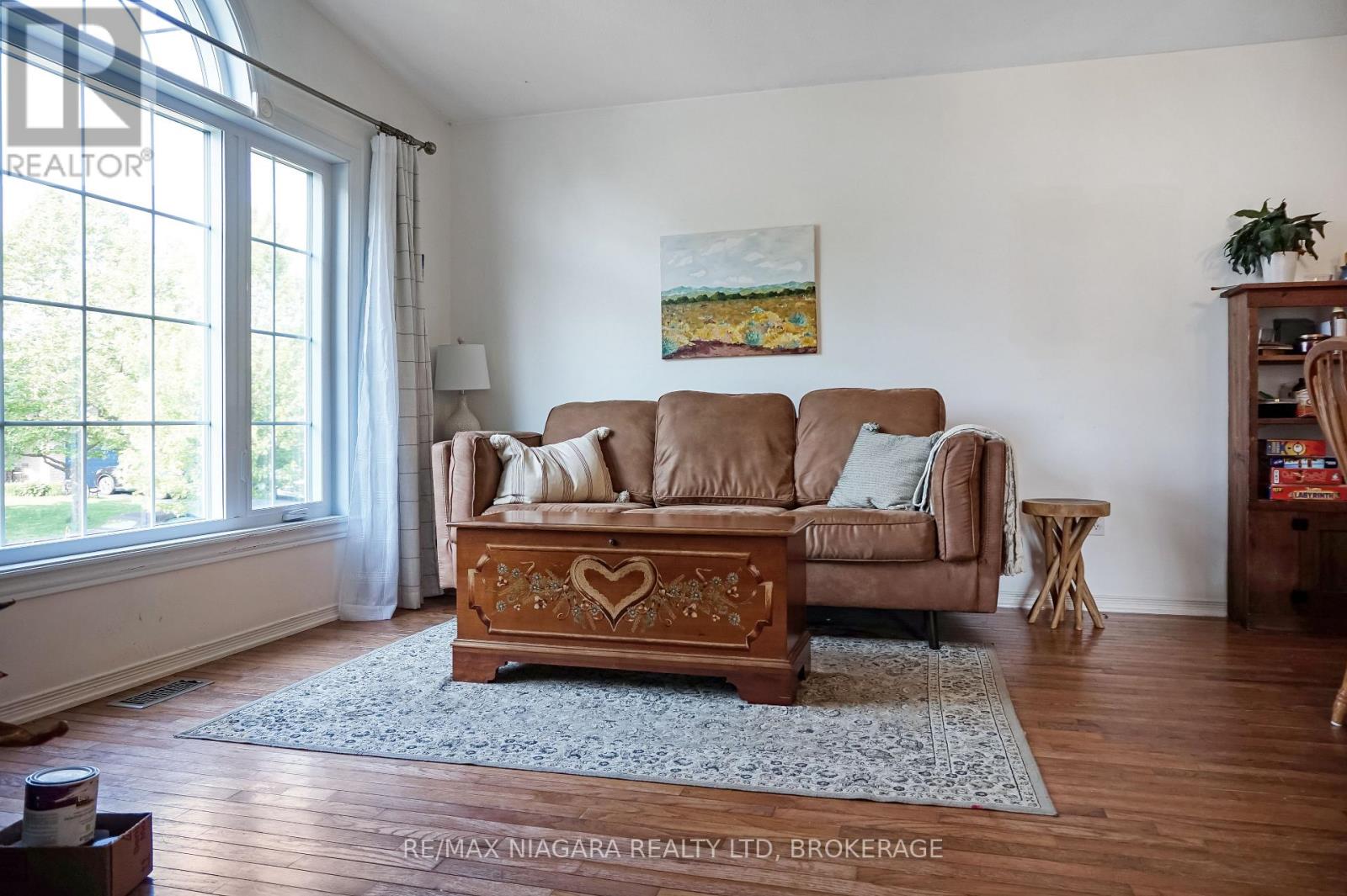 3595 Hill Street, Fort Erie, Ontario  L0S 1S0 - Photo 4 - X12646520