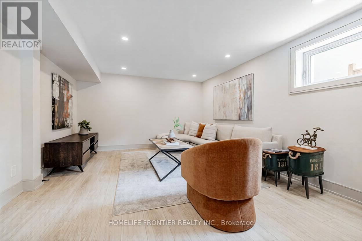 43 Thorny Brae Drive, Markham, Ontario  L3T 3G5 - Photo 5 - N12645936