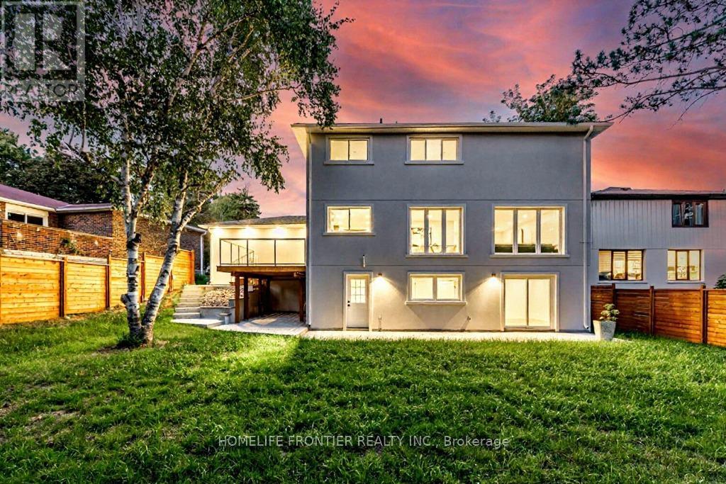 43 Thorny Brae Drive, Markham, Ontario  L3T 3G5 - Photo 8 - N12645936