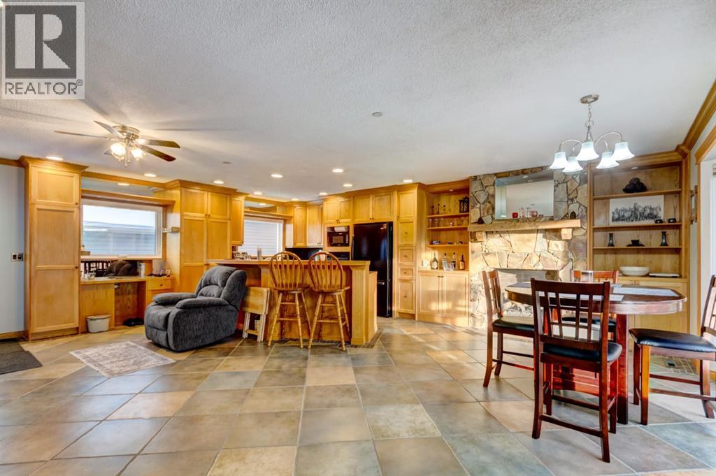 1408 106 Avenue Sw, Calgary, Alberta  T2W 0B7 - Photo 4 - A2275808