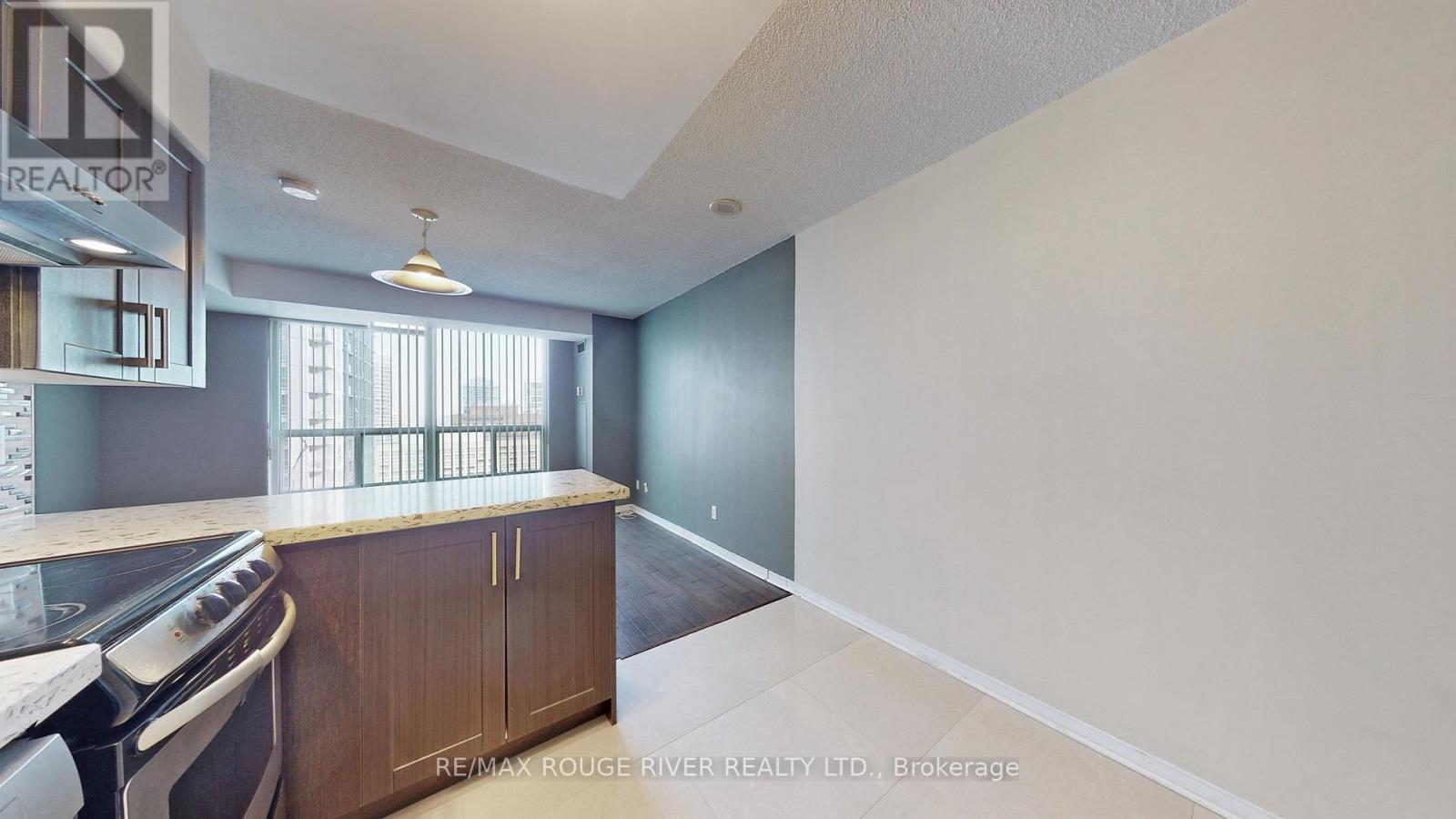 2501 - 750 Bay Street, Toronto, Ontario  M5G 1N6 - Photo 15 - C12646490