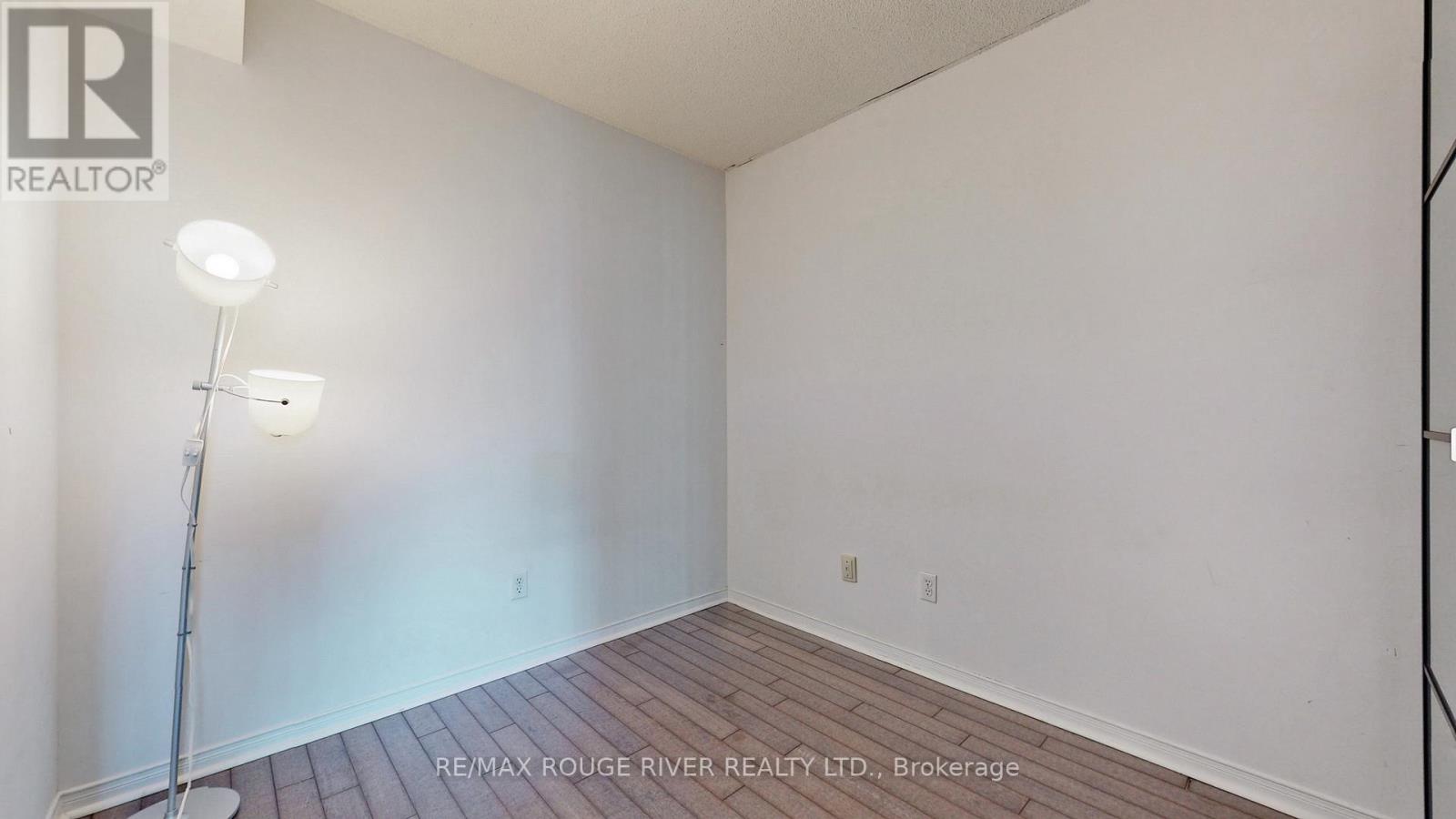 2501 - 750 Bay Street, Toronto, Ontario  M5G 1N6 - Photo 17 - C12646490