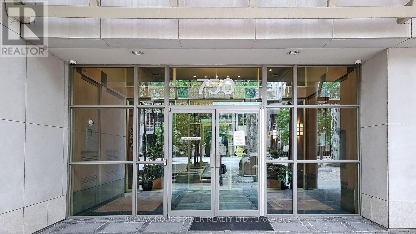 2501 - 750 Bay Street, Toronto, Ontario  M5G 1N6 - Photo 2 - C12646490