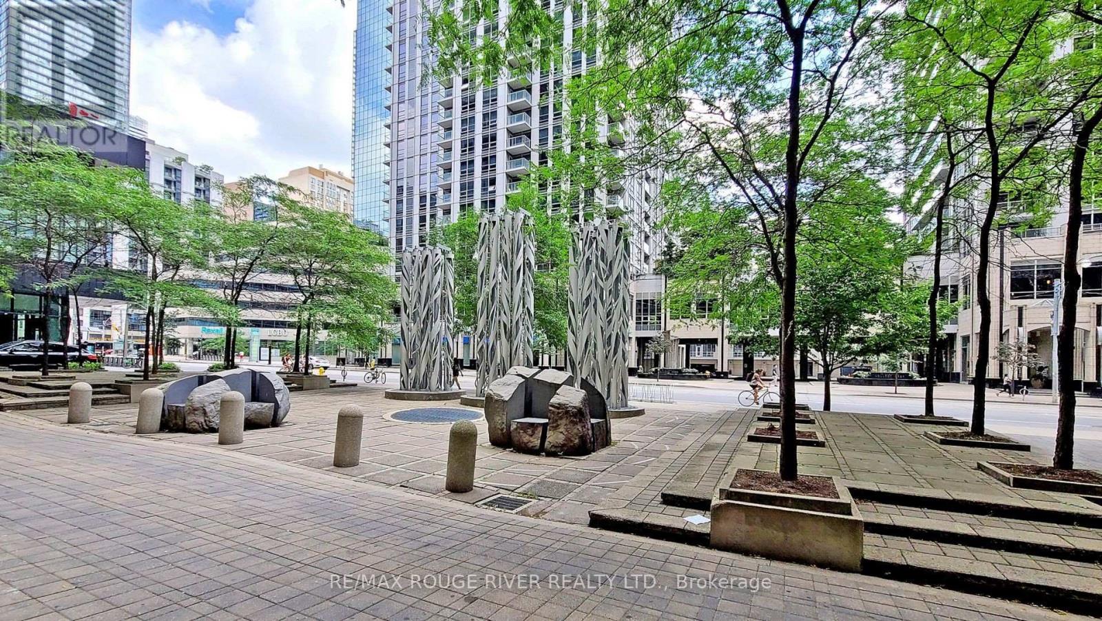 2501 - 750 Bay Street, Toronto, Ontario  M5G 1N6 - Photo 34 - C12646490