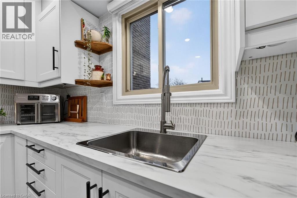 150 Gateshead Crescent Unit# 15, Stoney Creek, Ontario  L8G 4A7 - Photo 11 - 40794756