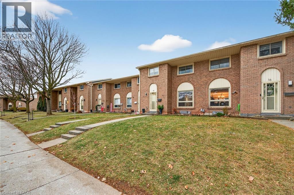 150 Gateshead Crescent Unit# 15, Stoney Creek, Ontario  L8G 4A7 - Photo 4 - 40794756