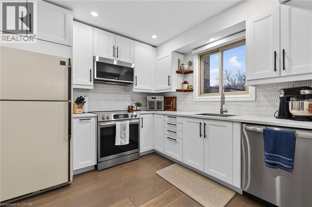 150 Gateshead Crescent Unit# 15, Stoney Creek, Ontario  L8G 4A7 - Photo 9 - 40794756