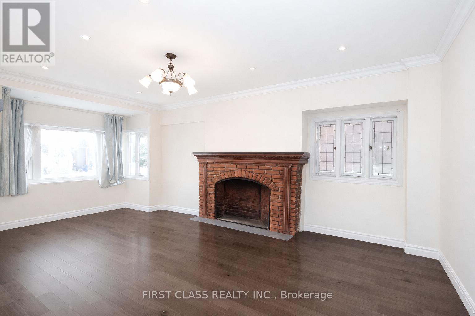 102 Greenwood Avenue, Toronto, Ontario  M4L 2P6 - Photo 5 - E12646522