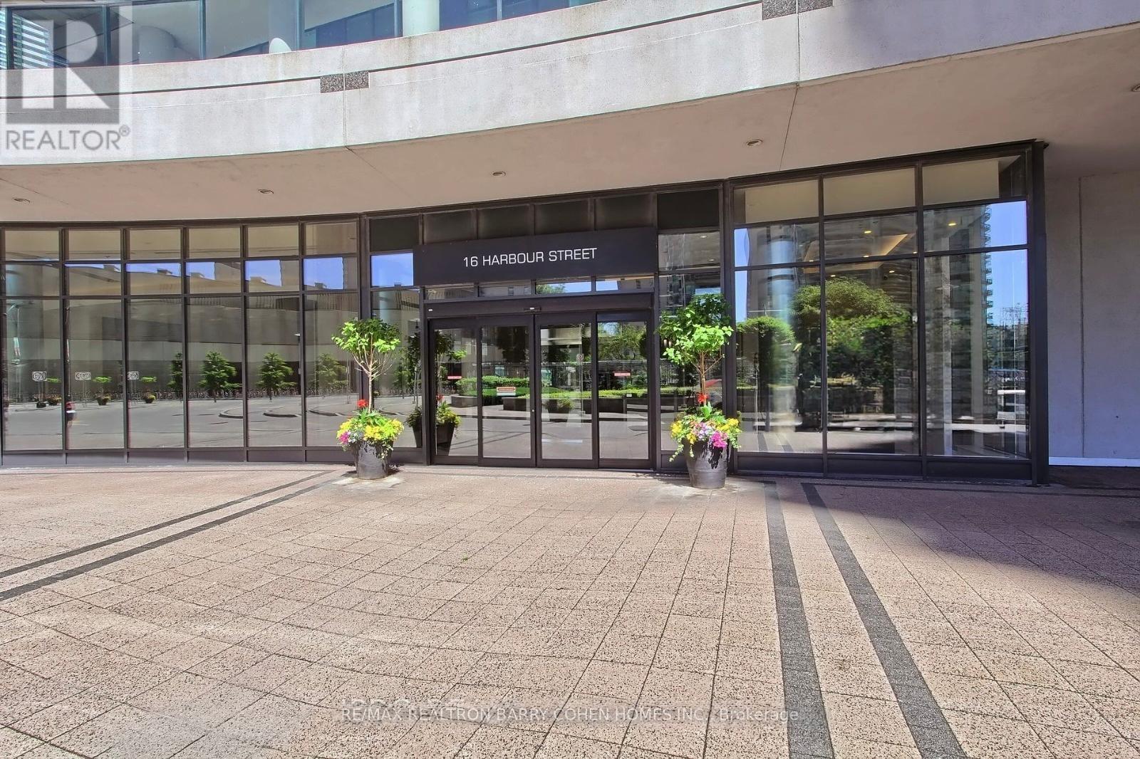 5101 - 16 Harbour Street, Toronto, Ontario  M5J 2Z7 - Photo 2 - C12467118