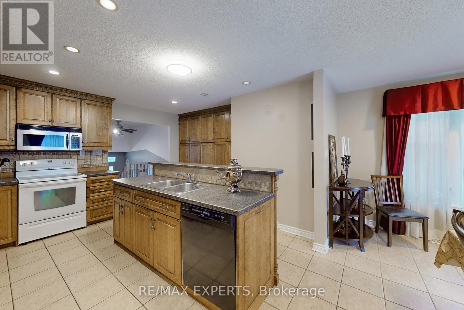 3180 Fleming Boulevard, Innisfil, Ontario  L9S 2Z1 - Photo 15 - N12645486