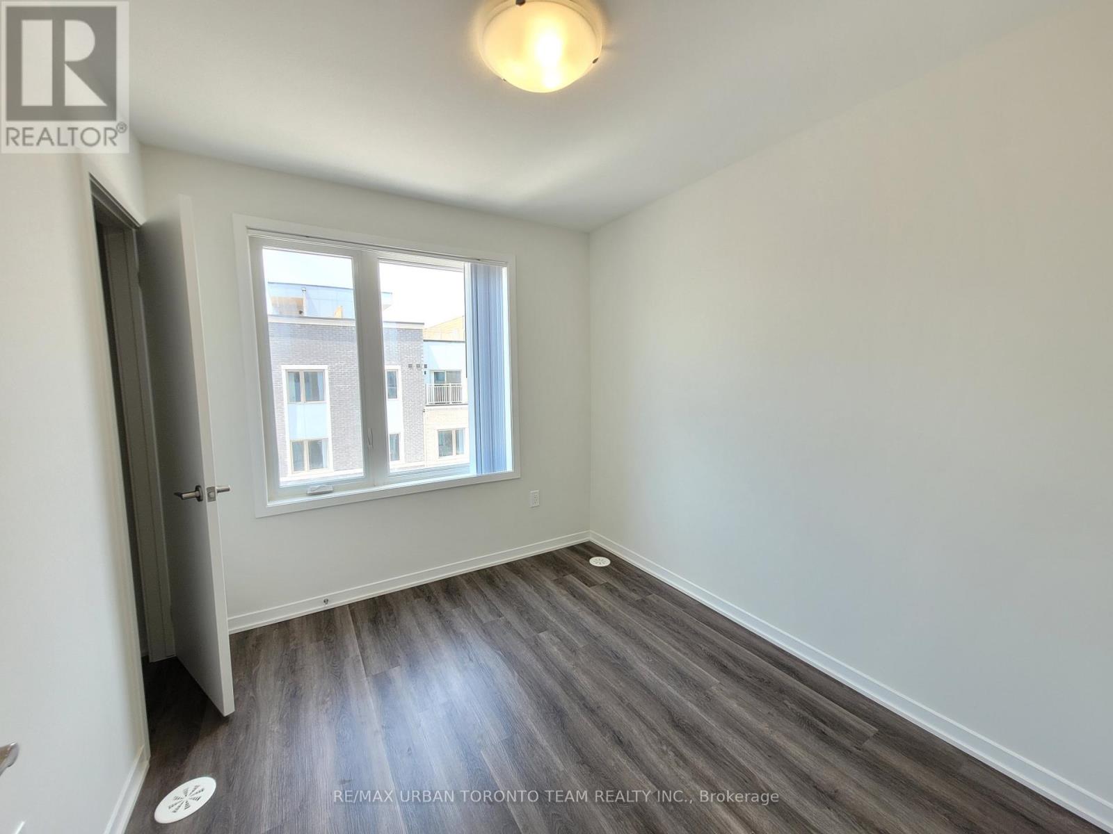 Th215 - 131 Honeycrisp Crescent, Vaughan, Ontario  L4K 5Z8 - Photo 12 - N12646502