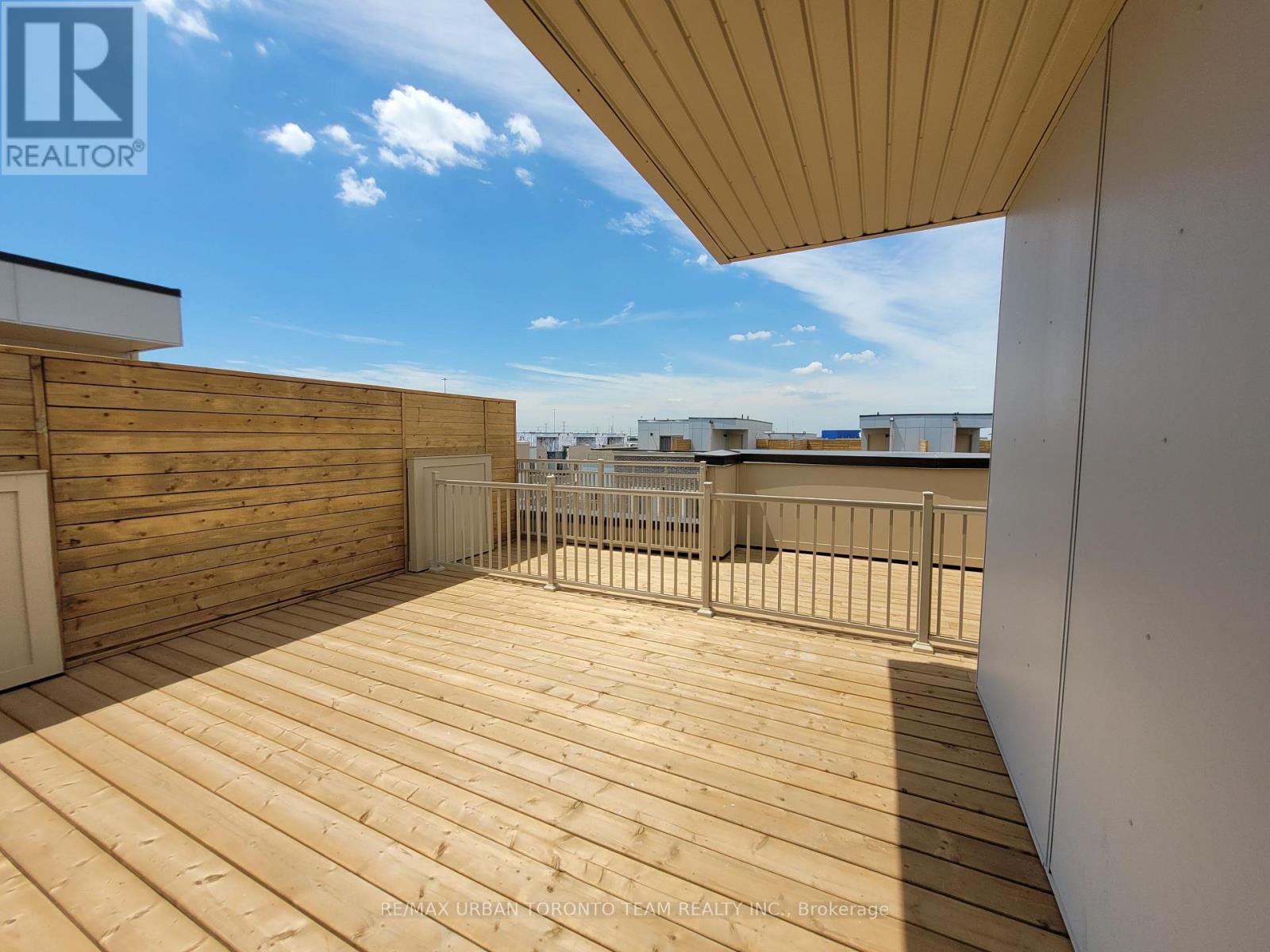 Th215 - 131 Honeycrisp Crescent, Vaughan, Ontario  L4K 5Z8 - Photo 13 - N12646502