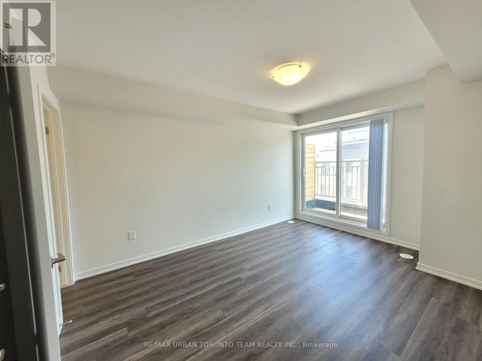 Th215 - 131 Honeycrisp Crescent, Vaughan, Ontario  L4K 5Z8 - Photo 9 - N12646502