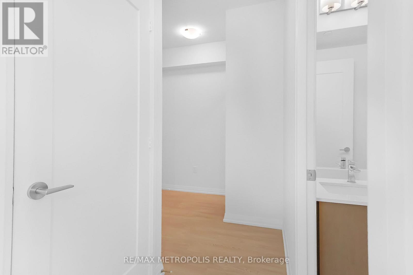 1711 - 27 Korda Gate, Vaughan, Ontario  L4K 0P6 - Photo 14 - N12646506