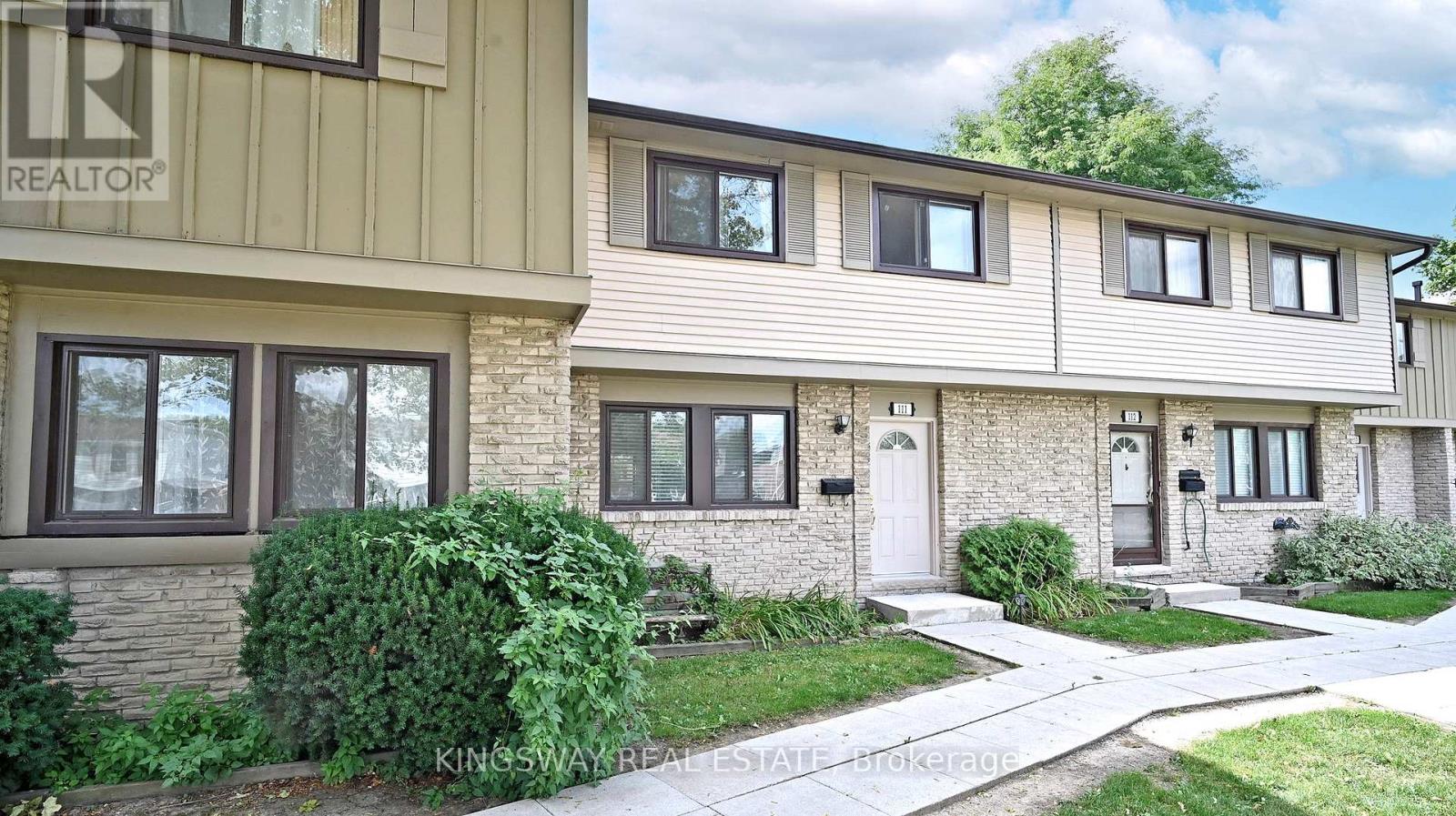 111 - 105 Hansen Road N, Brampton, Ontario  L6V 3C9 - Photo 2 - W12646494