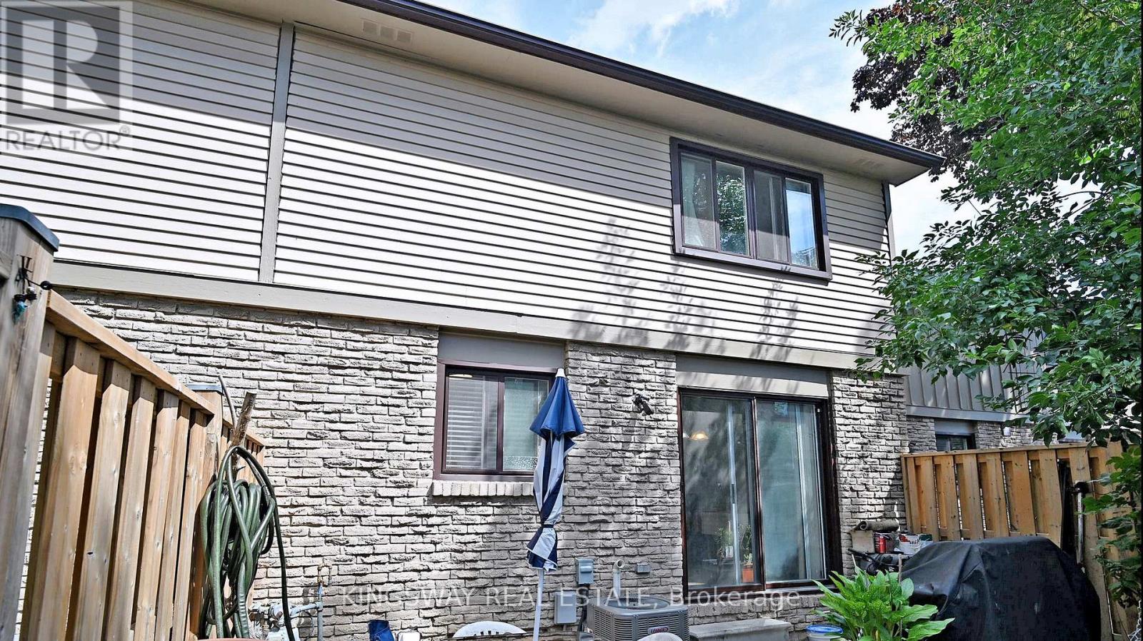 111 - 105 Hansen Road N, Brampton, Ontario  L6V 3C9 - Photo 20 - W12646494