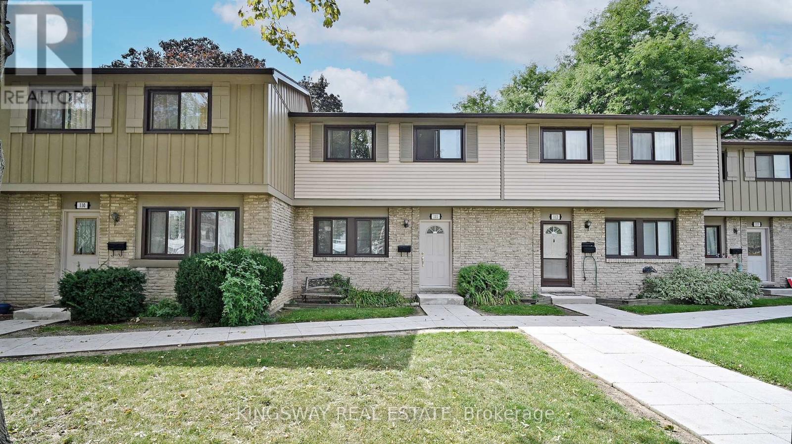 111 - 105 Hansen Road N, Brampton, Ontario  L6V 3C9 - Photo 3 - W12646494
