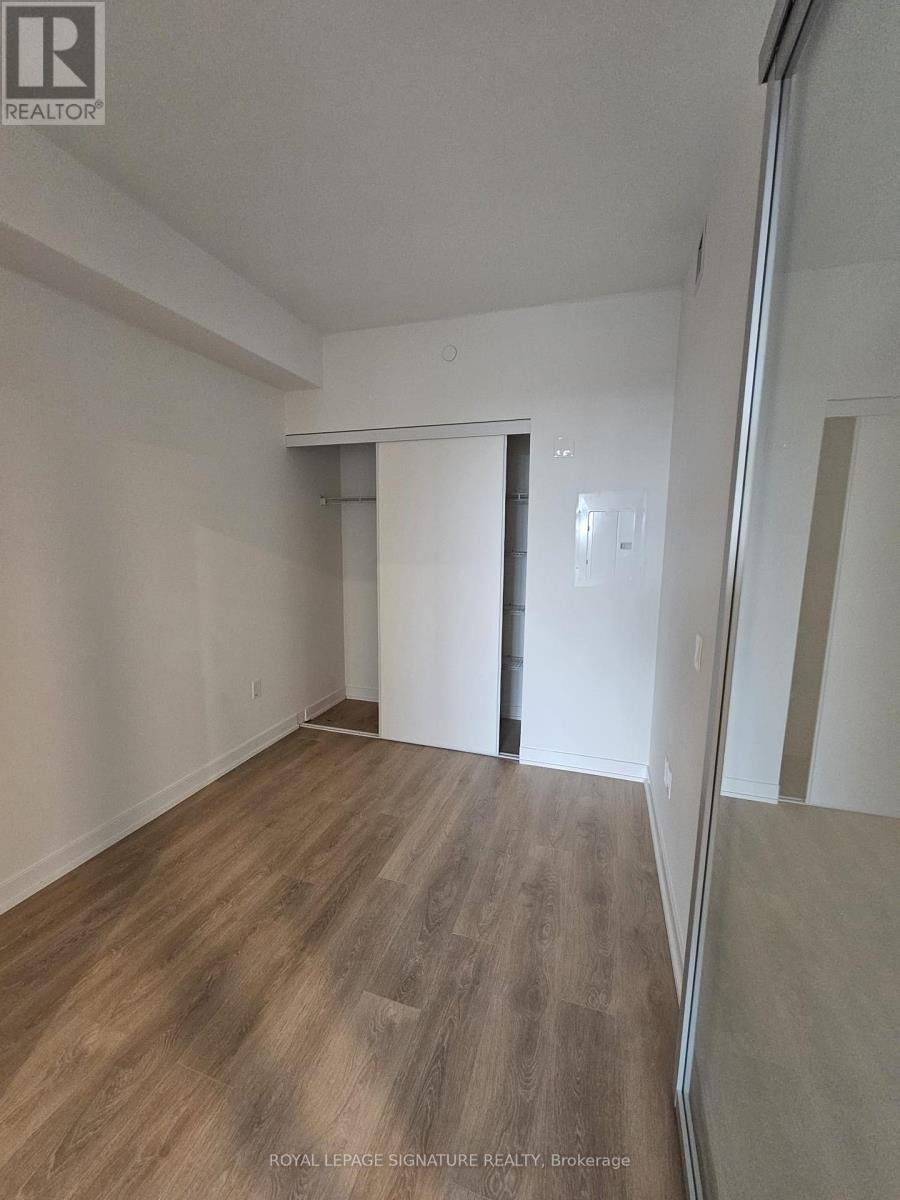 420 - 1 Fairview Road E, Mississauga, Ontario  L5A 0B4 - Photo 8 - W12646510