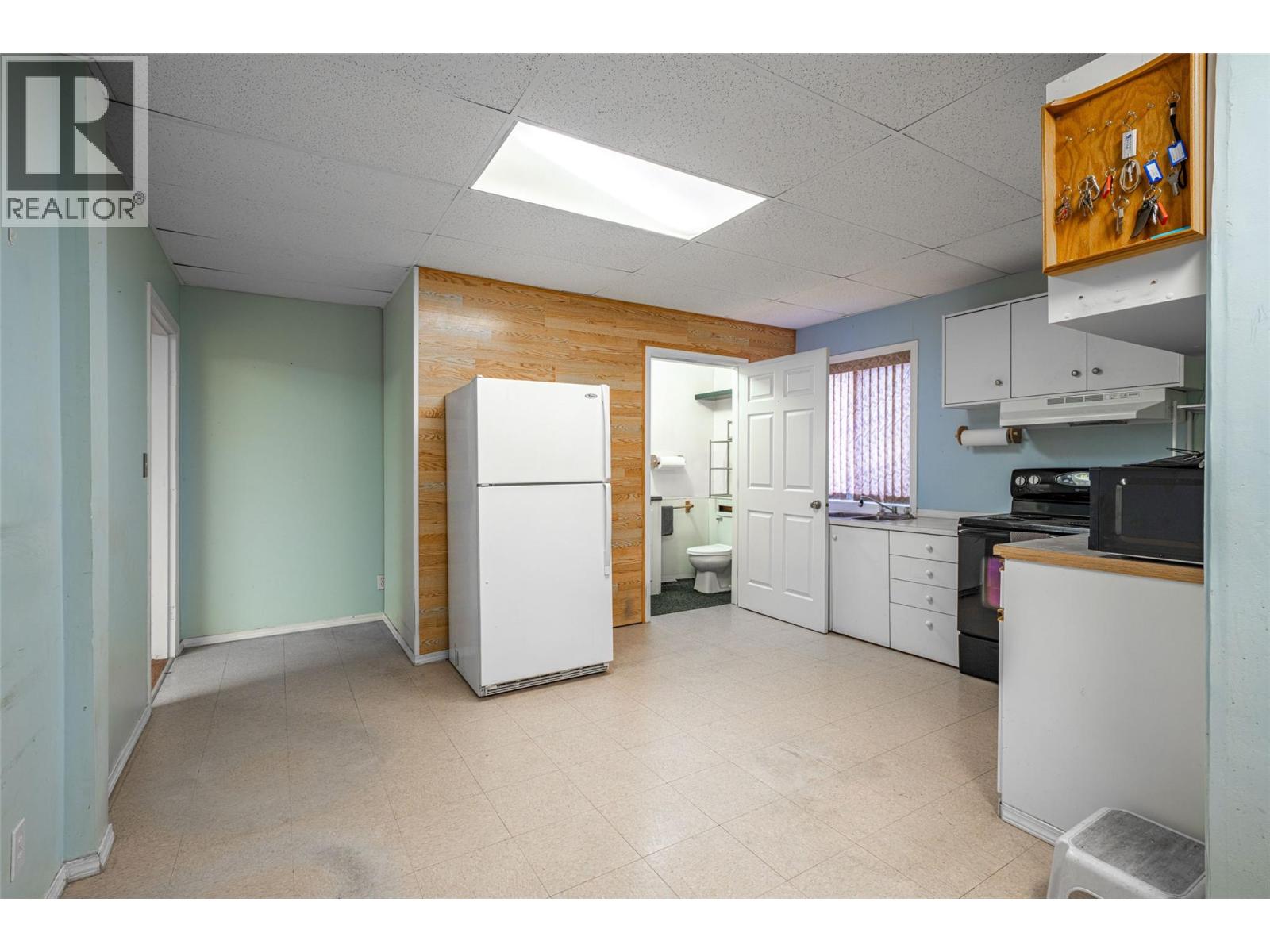 5683 97 Highway, Falkland, British Columbia  V0E 1W0 - Photo 31 - 10371379