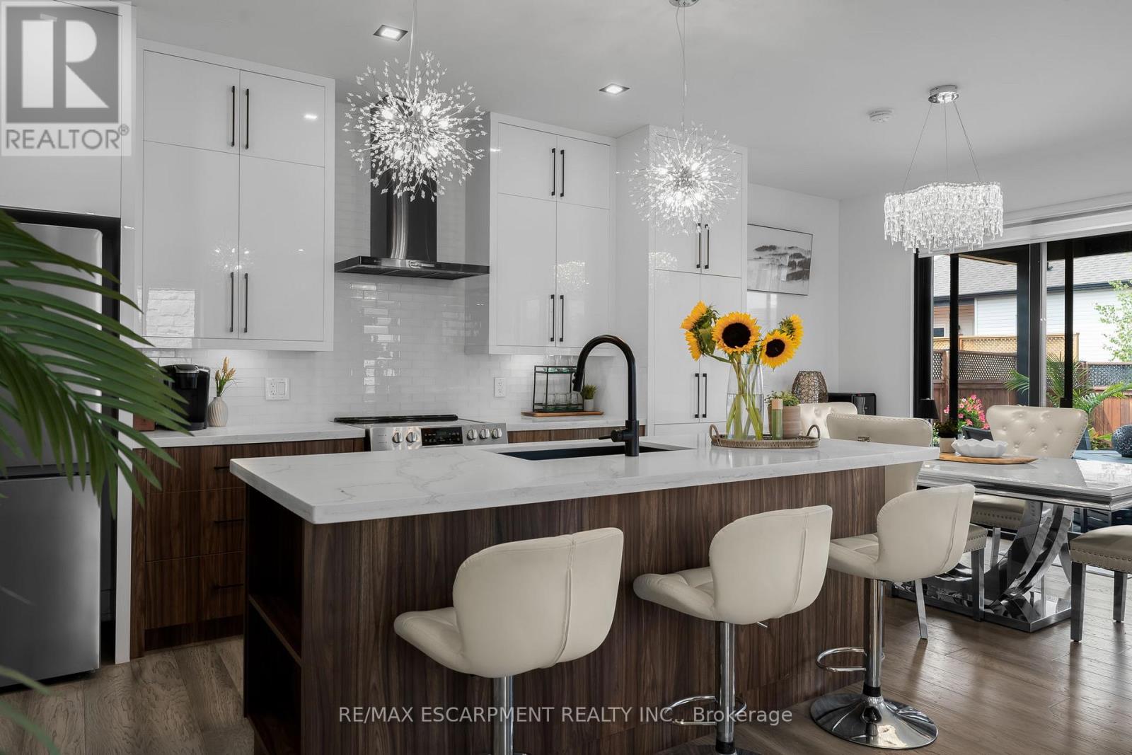 14 Willowbrook Drive, Welland, Ontario  L3C 0G1 - Photo 8 - X12646498