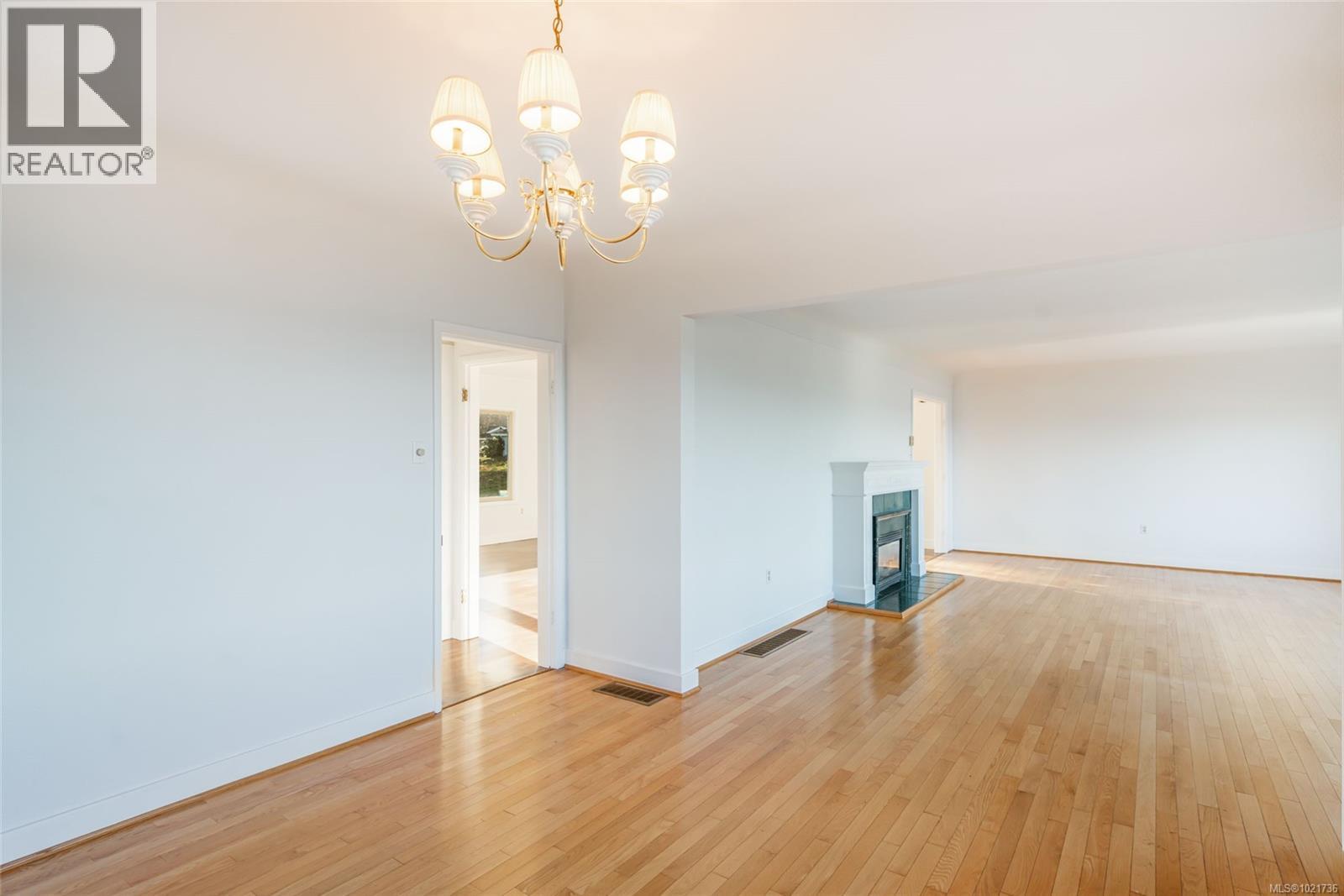 441 Memorial Ave, Qualicum Beach, British Columbia  V9K 1G8 - Photo 11 - 1021736