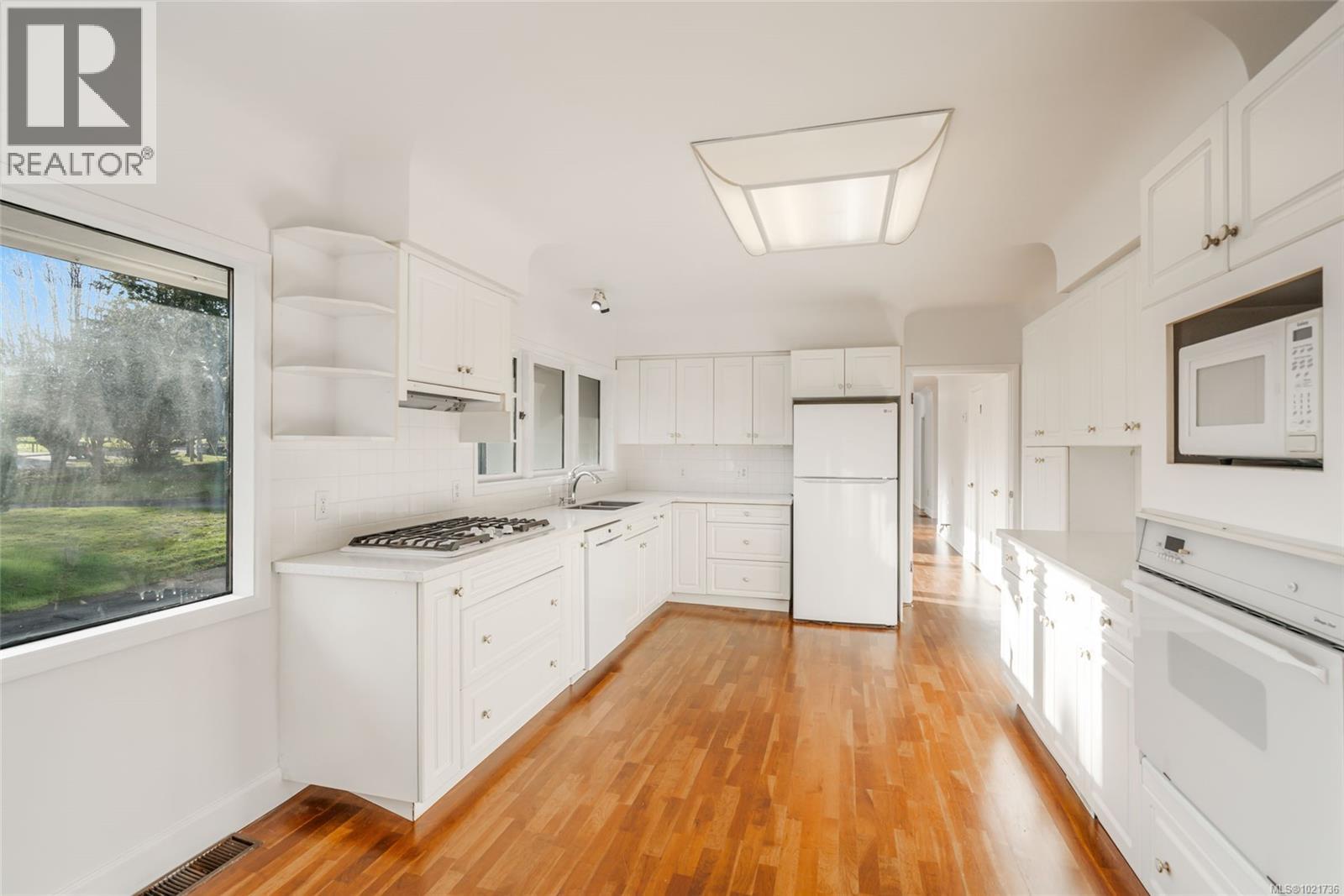 441 Memorial Ave, Qualicum Beach, British Columbia  V9K 1G8 - Photo 15 - 1021736