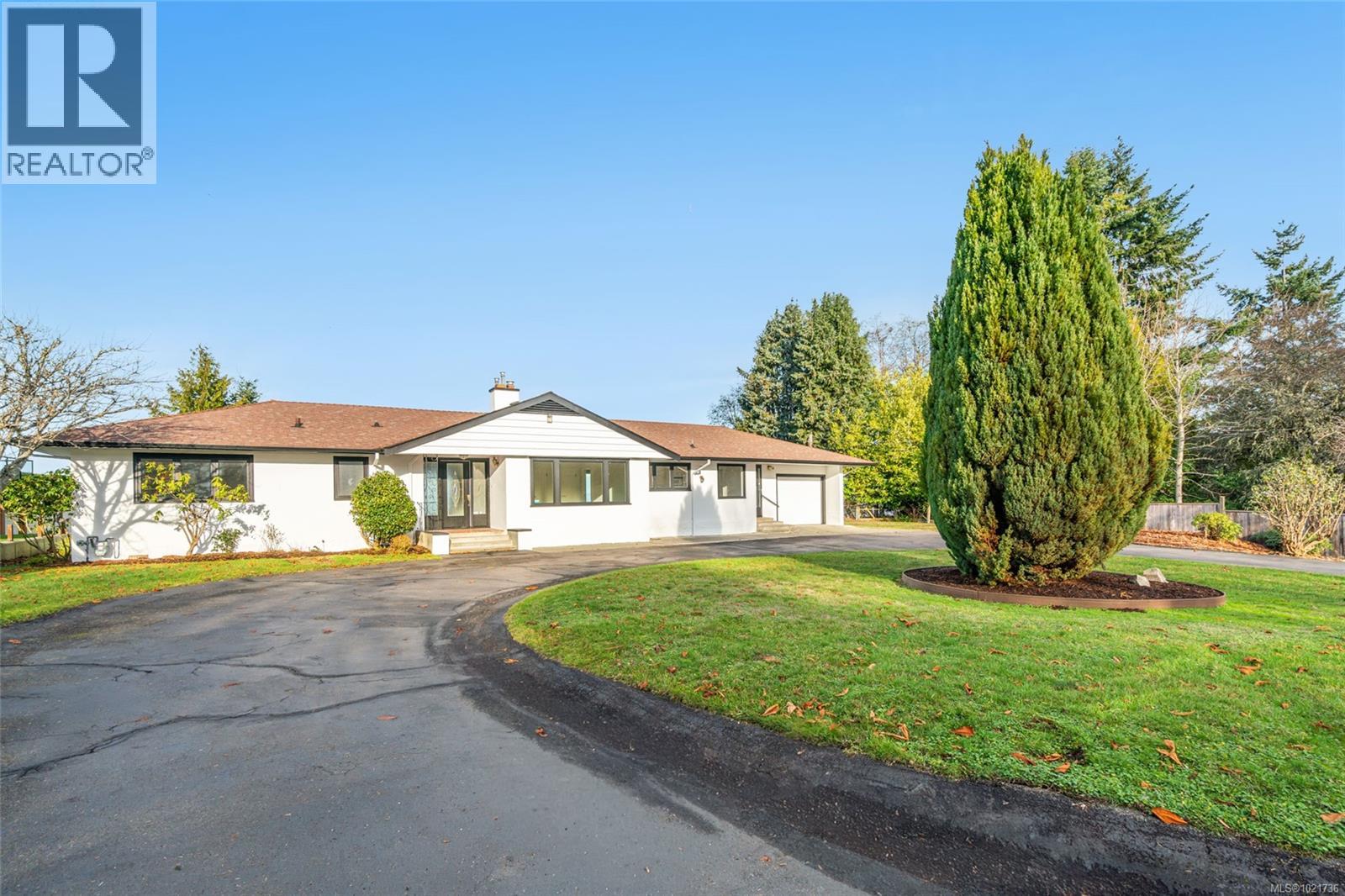 441 Memorial Ave, Qualicum Beach, British Columbia