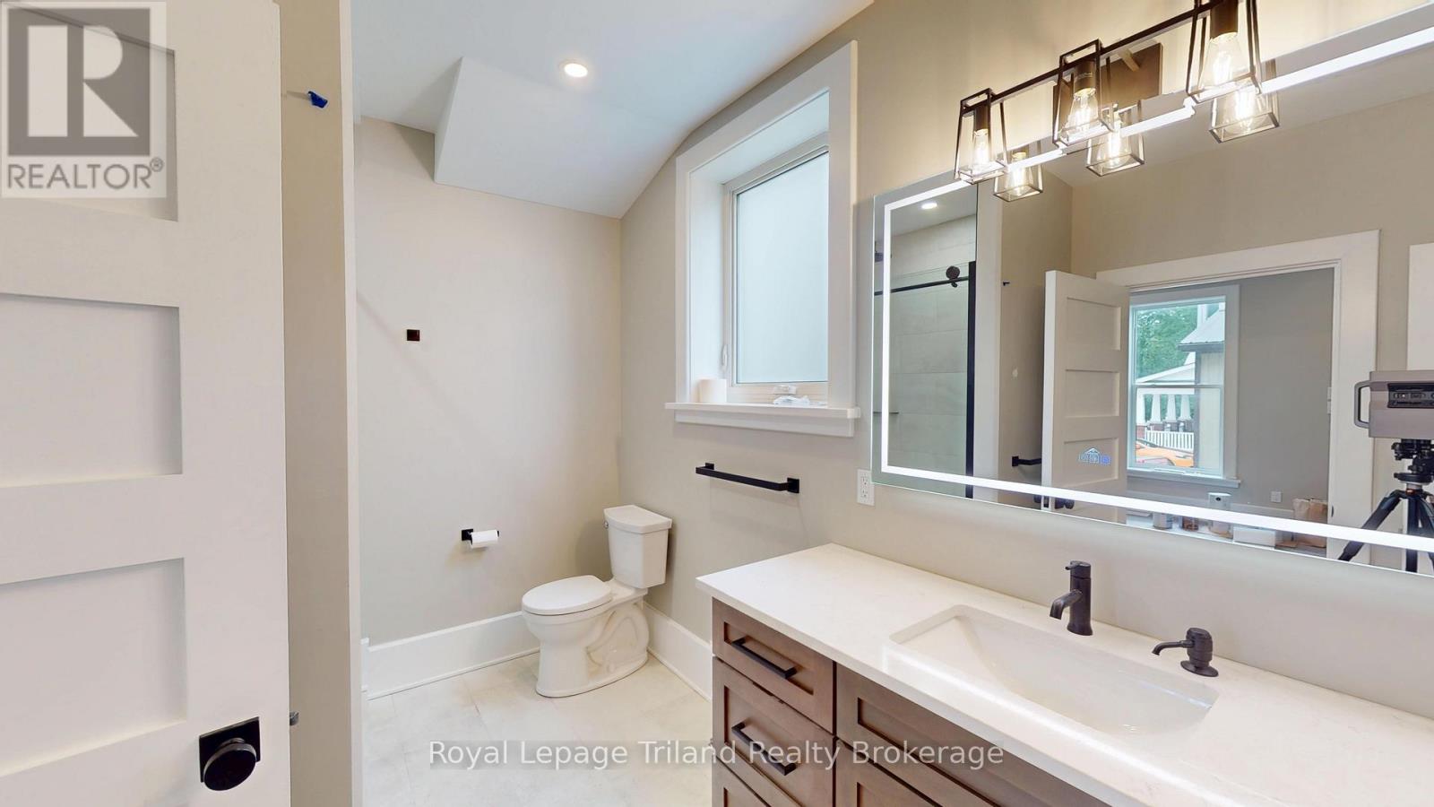 Unit 1 - 590 Hatch Street, Woodstock, Ontario  N4S 1N8 - Photo 7 - X12542840