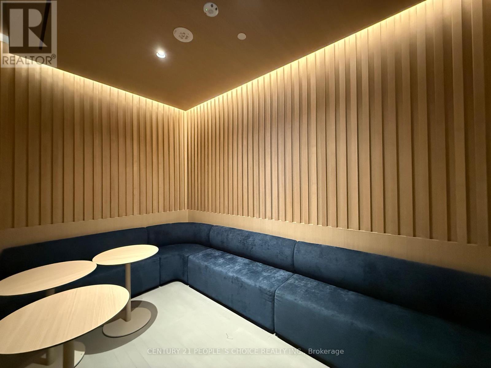 2512 - 395 Square One Drive, Mississauga, Ontario  L5B 0P6 - Photo 15 - W12646534