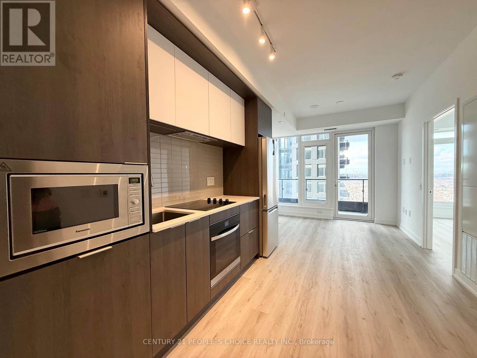 2512 - 395 Square One Drive, Mississauga, Ontario  L5B 0P6 - Photo 3 - W12646534