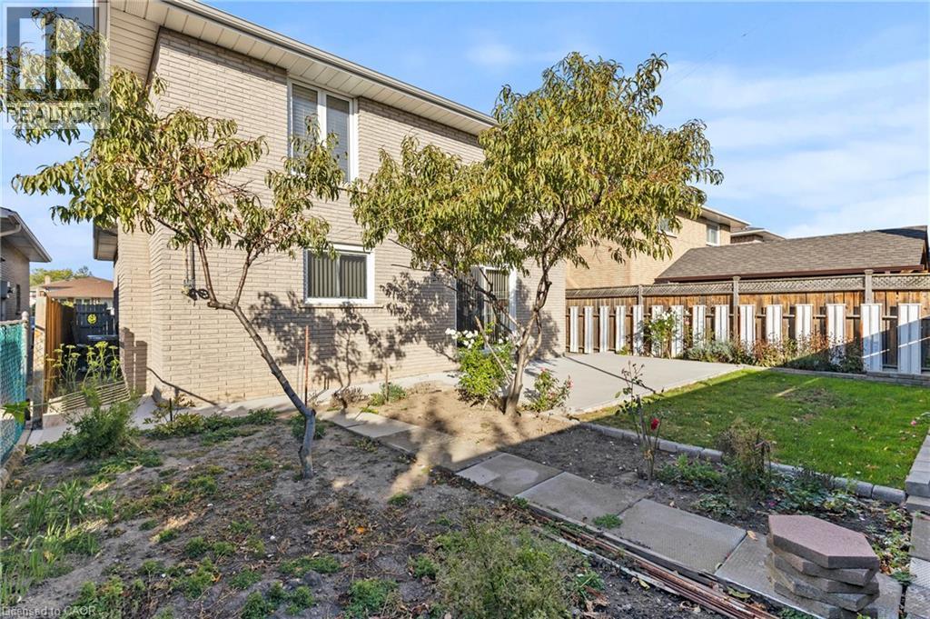 48 Village Drive, Hamilton, Ontario  L8E 3N1 - Photo 29 - 40778814