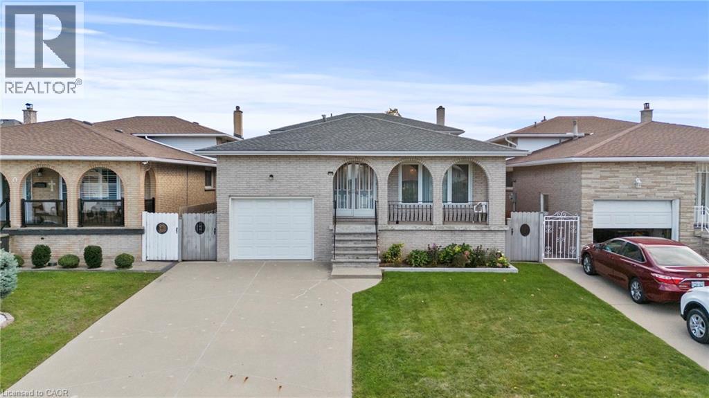 48 Village Drive, Hamilton, Ontario  L8E 3N1 - Photo 1 - 40778814