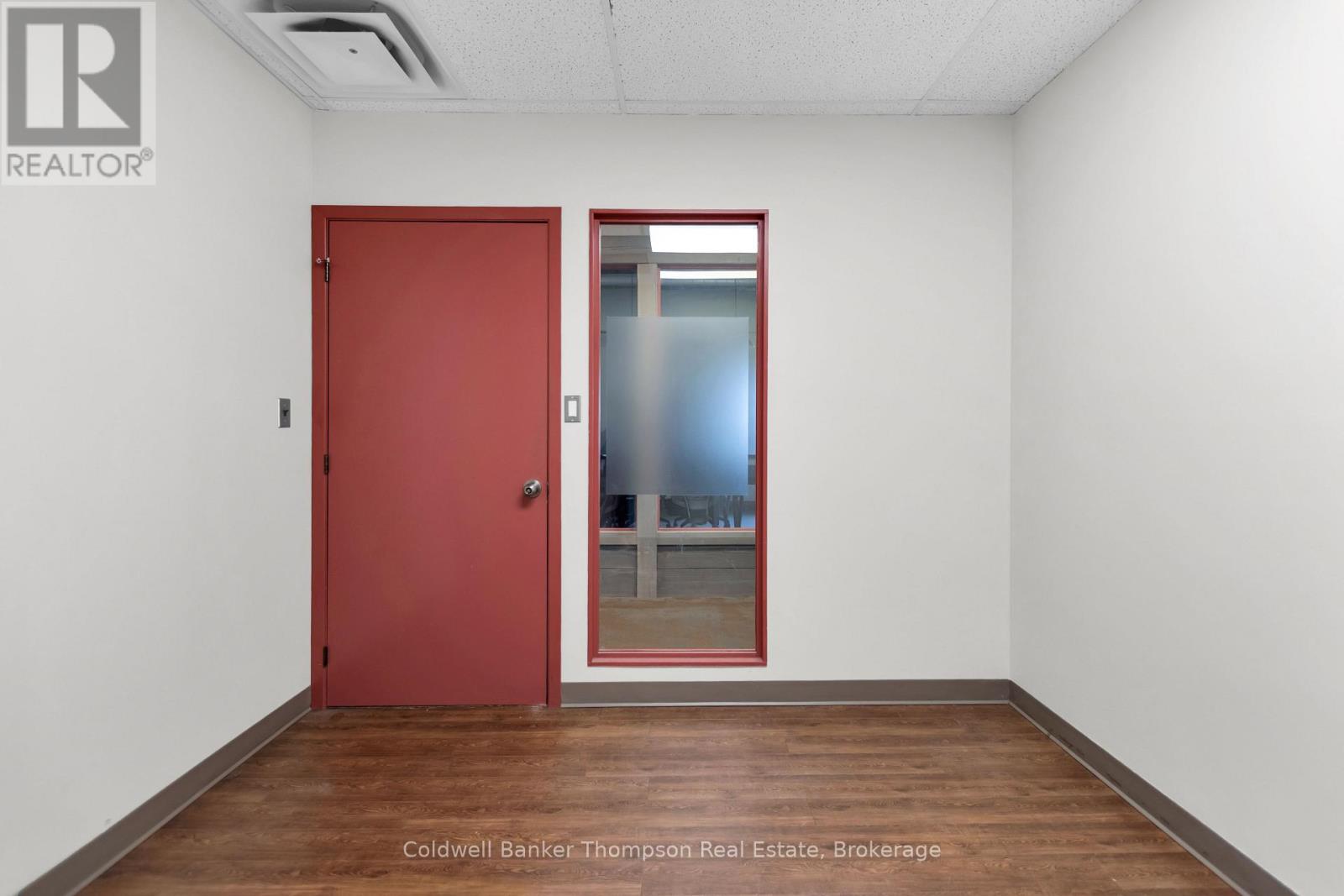 205 - 1 Crescent Road, Huntsville, Ontario  P1H 1Z6 - Photo 9 - X12646618