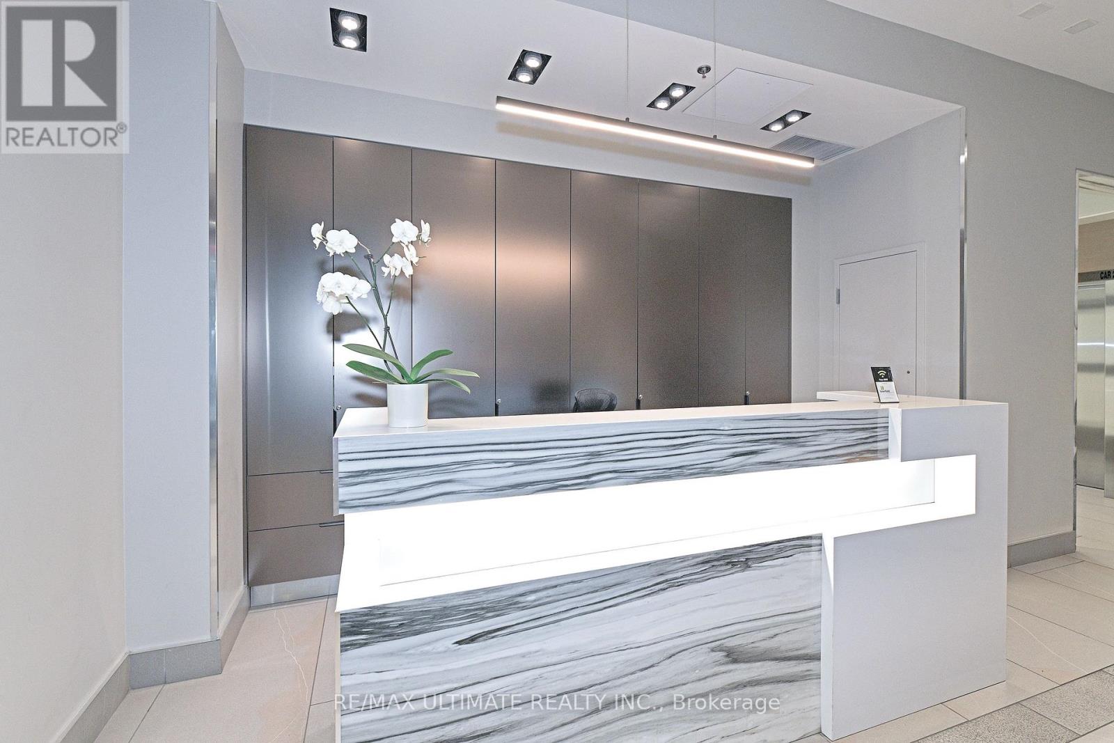 703 - 400 Wellington Street W, Toronto, Ontario  M5V 0B5 - Photo 2 - C12646578