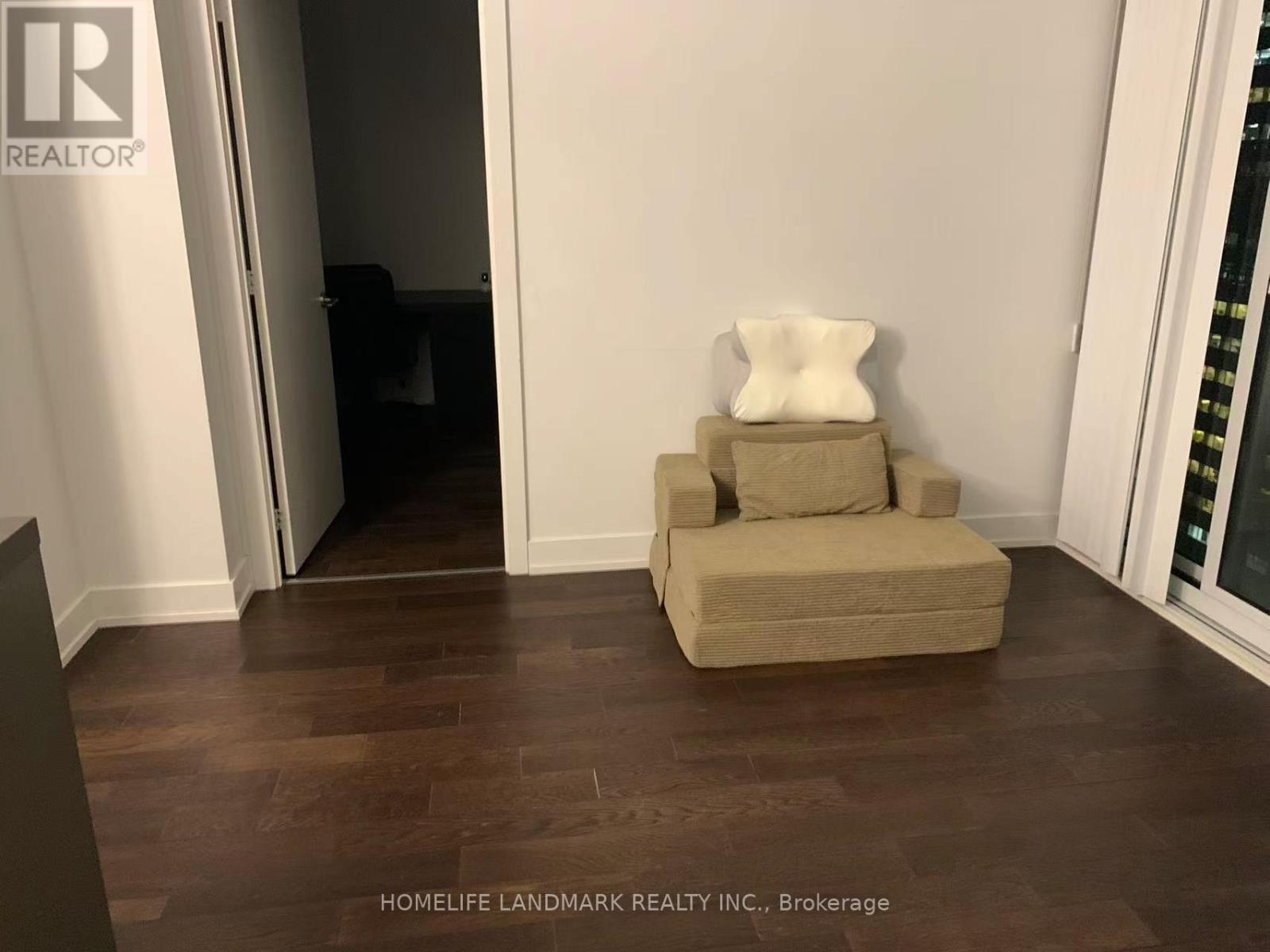 2701 - 7 Grenville Street, Toronto, Ontario  M4Y 1A1 - Photo 9 - C12646656