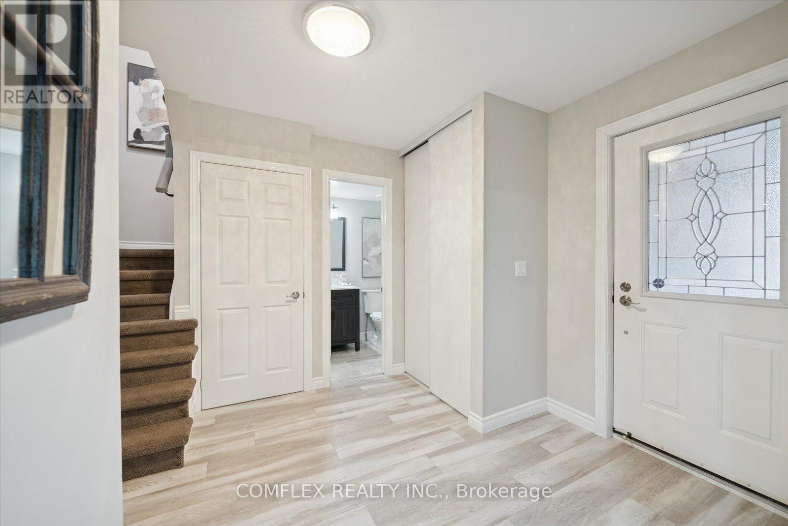 1303 Charter Crescent, Oshawa, Ontario  L1J 8K9 - Photo 5 - E12646560