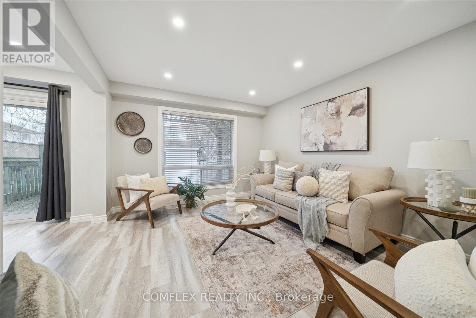 1303 Charter Crescent, Oshawa, Ontario  L1J 8K9 - Photo 7 - E12646560