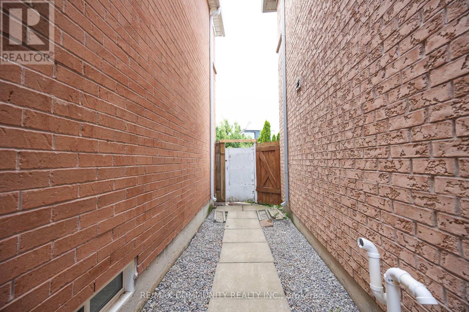 3 Grosbeak Crescent, Toronto, Ontario  M1X 1X1 - Photo 3 - E12646636