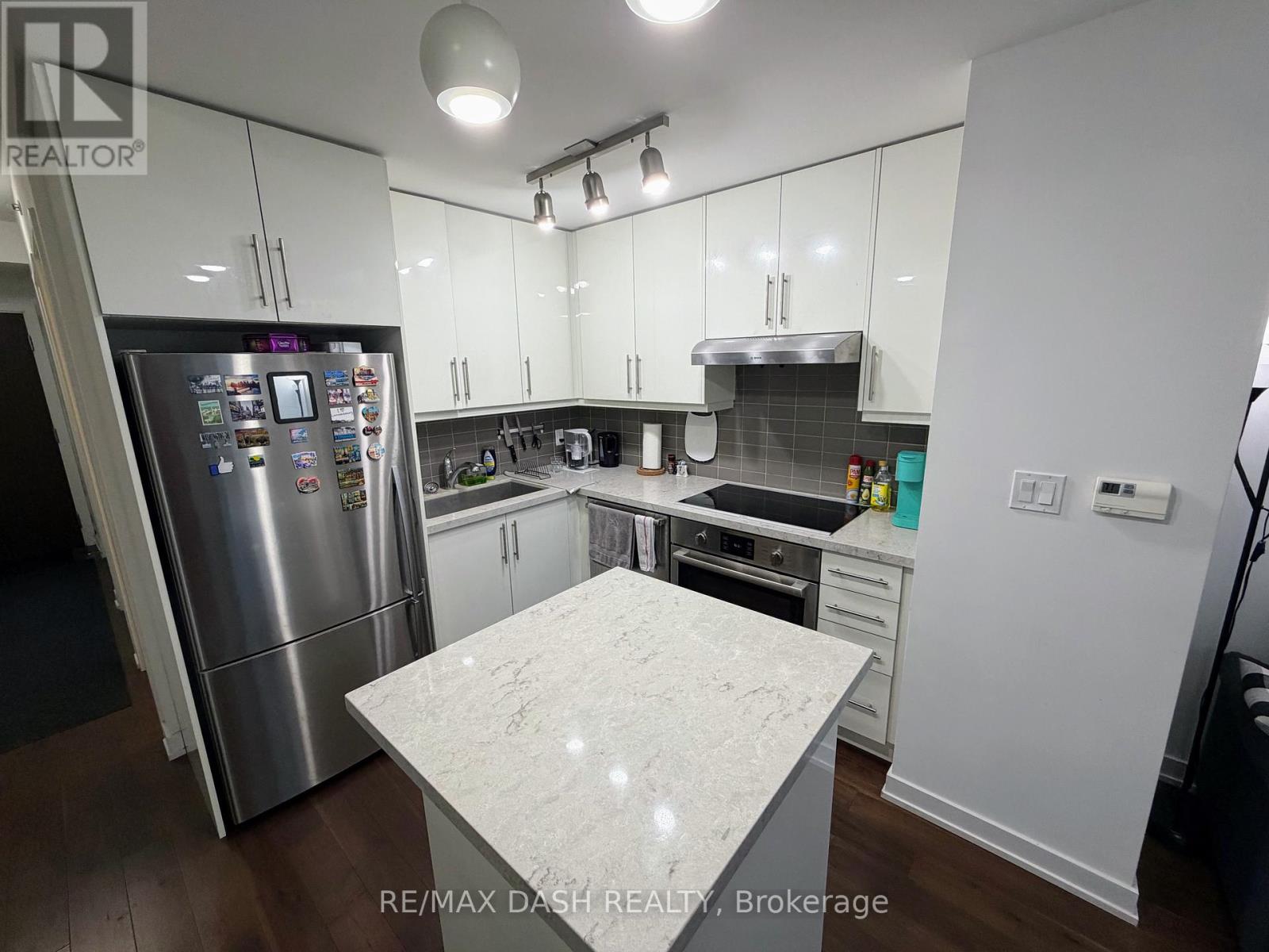 3204 - 1 The Esplanade Street, Toronto, Ontario  M5E 0A8 - Photo 4 - C12532936