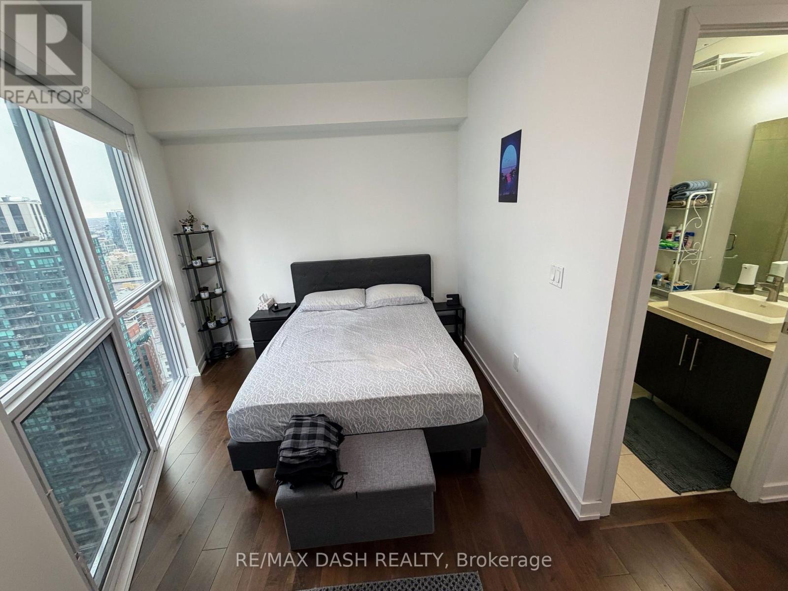 3204 - 1 The Esplanade Street, Toronto, Ontario  M5E 0A8 - Photo 11 - C12532936