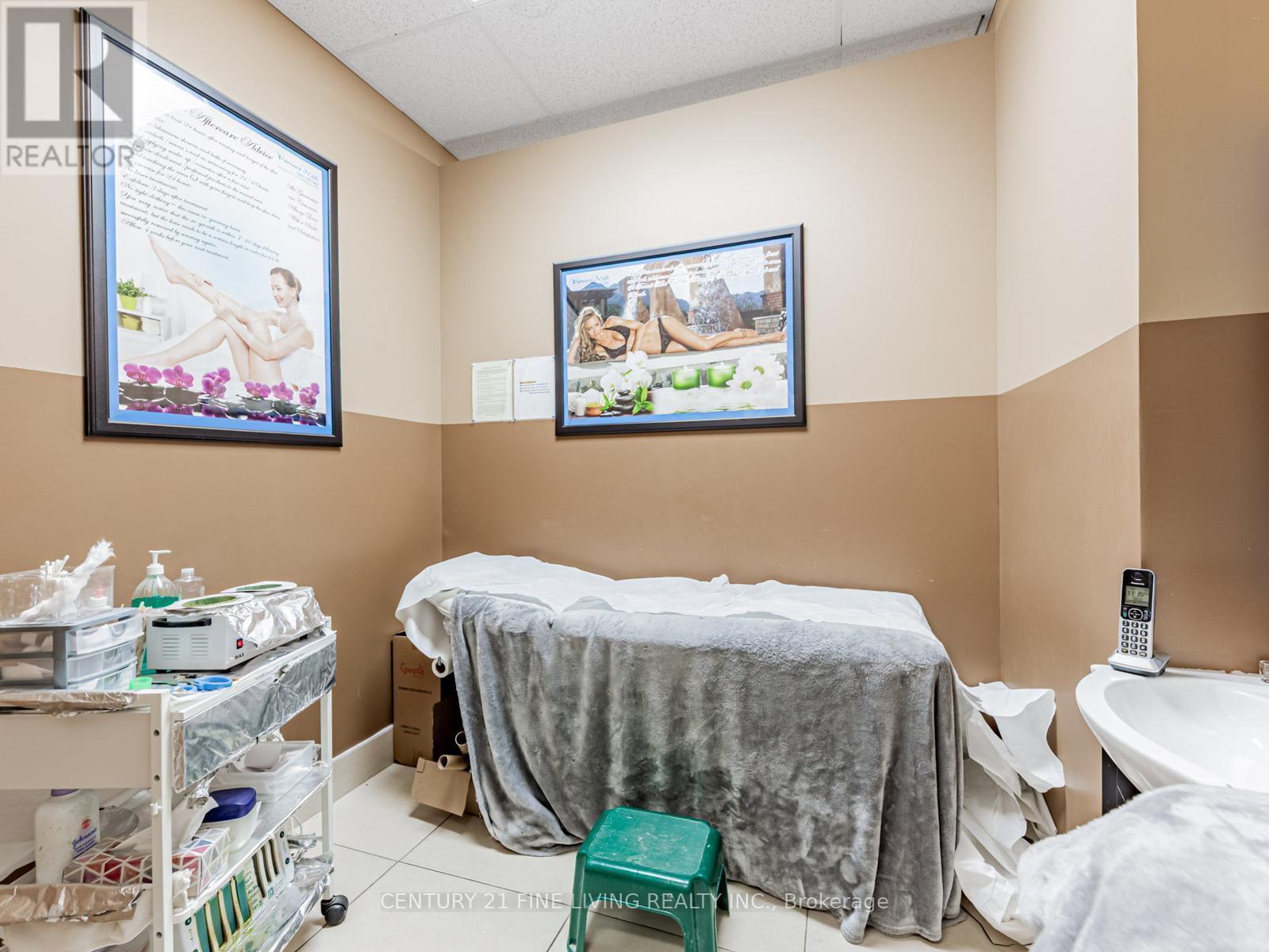 7 - 4101 Rutherford Road, Vaughan, Ontario  L4L 0K1 - Photo 22 - N12646592