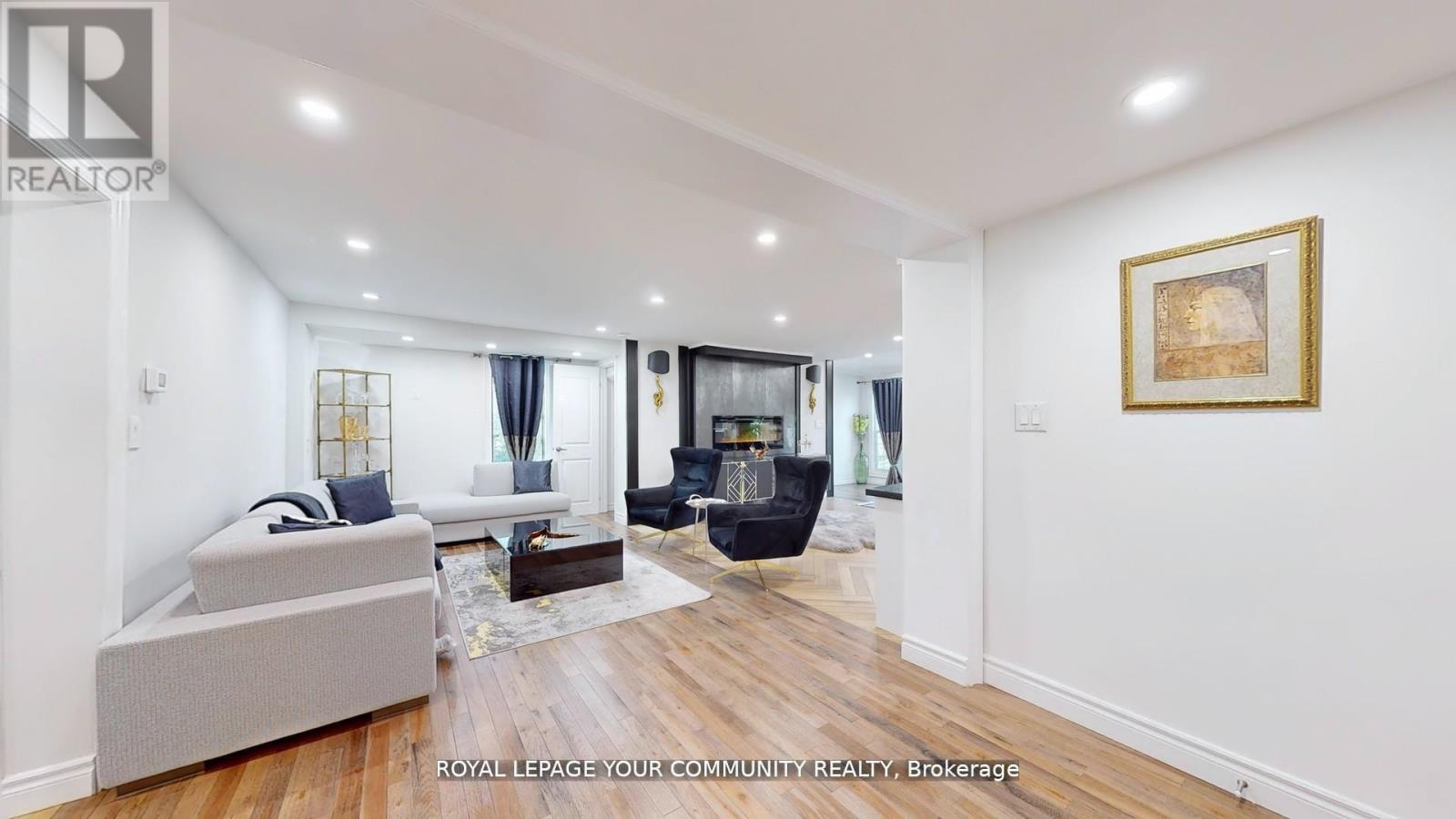 64 Machell Avenue, Aurora, Ontario  L4G 2R7 - Photo 5 - N12646608