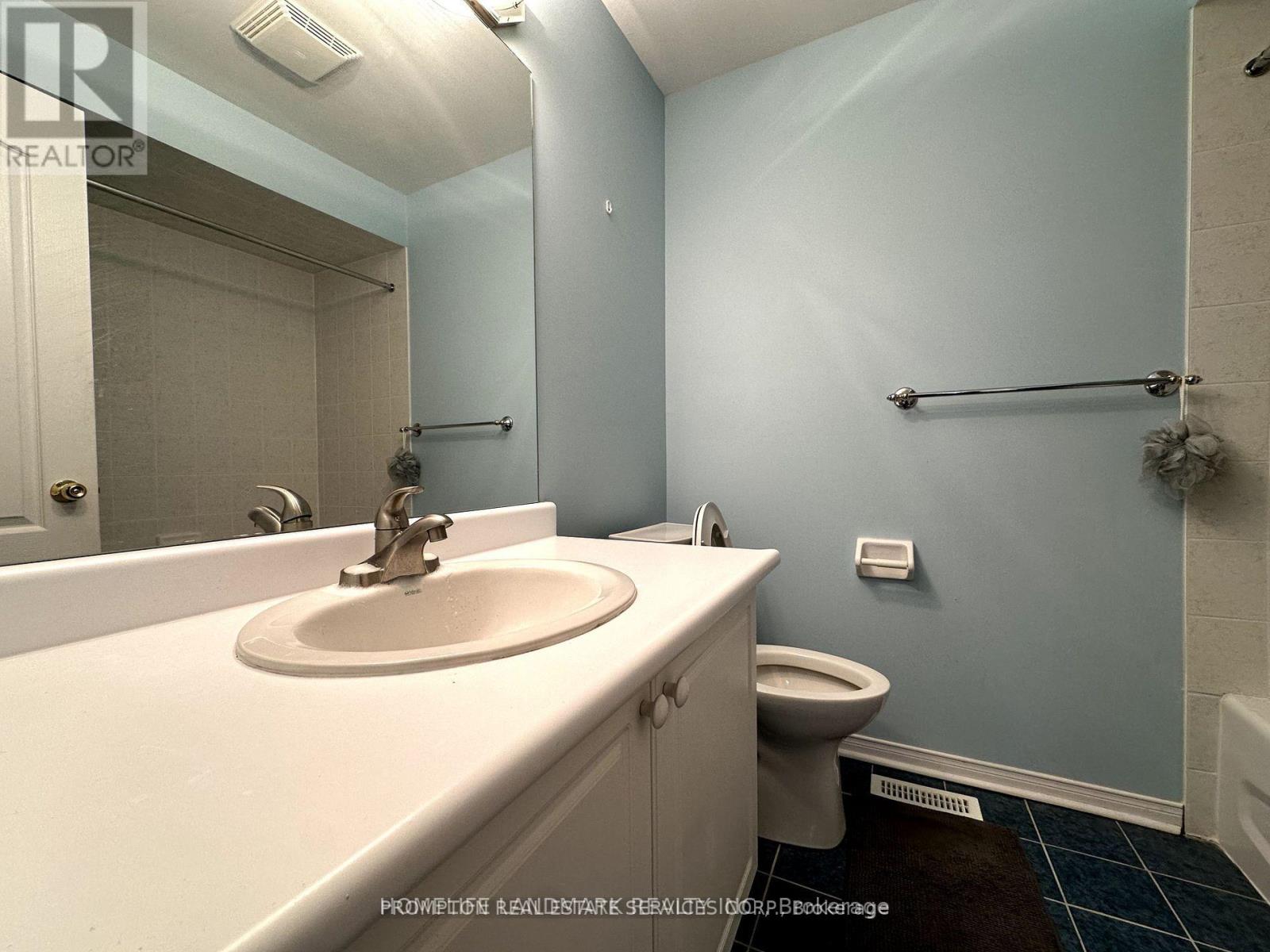 236 Everett Street, Markham, Ontario  L6E 1S9 - Photo 10 - N12646642