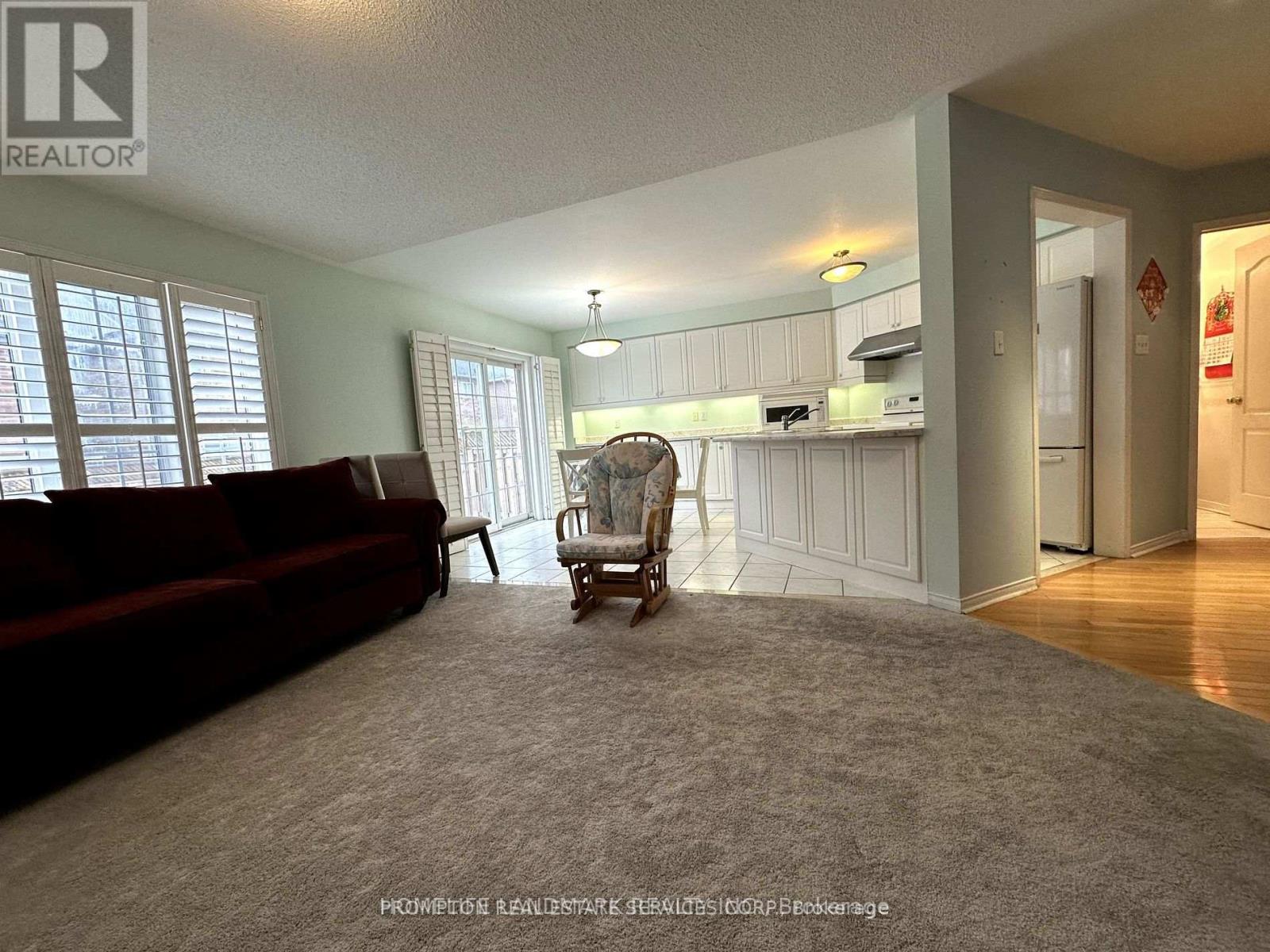 236 Everett Street, Markham, Ontario  L6E 1S9 - Photo 4 - N12646642