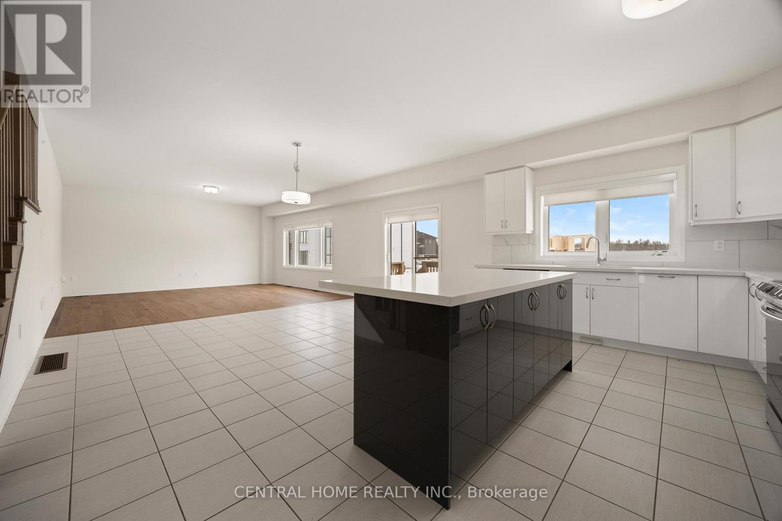 3773 Sunbank Crescent, Severn, Ontario  L3V 6H3 - Photo 9 - S12523854