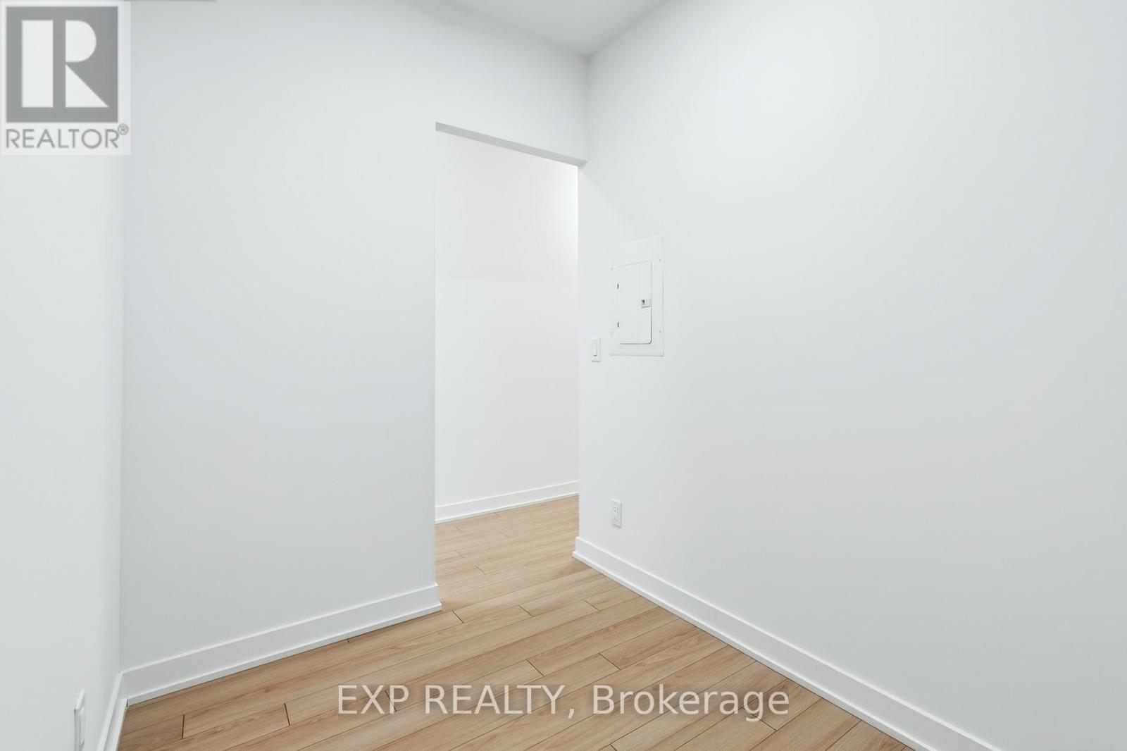 3079 Trafalgar Road, Oakville, Ontario  L6H 8C5 - Photo 16 - W12646540